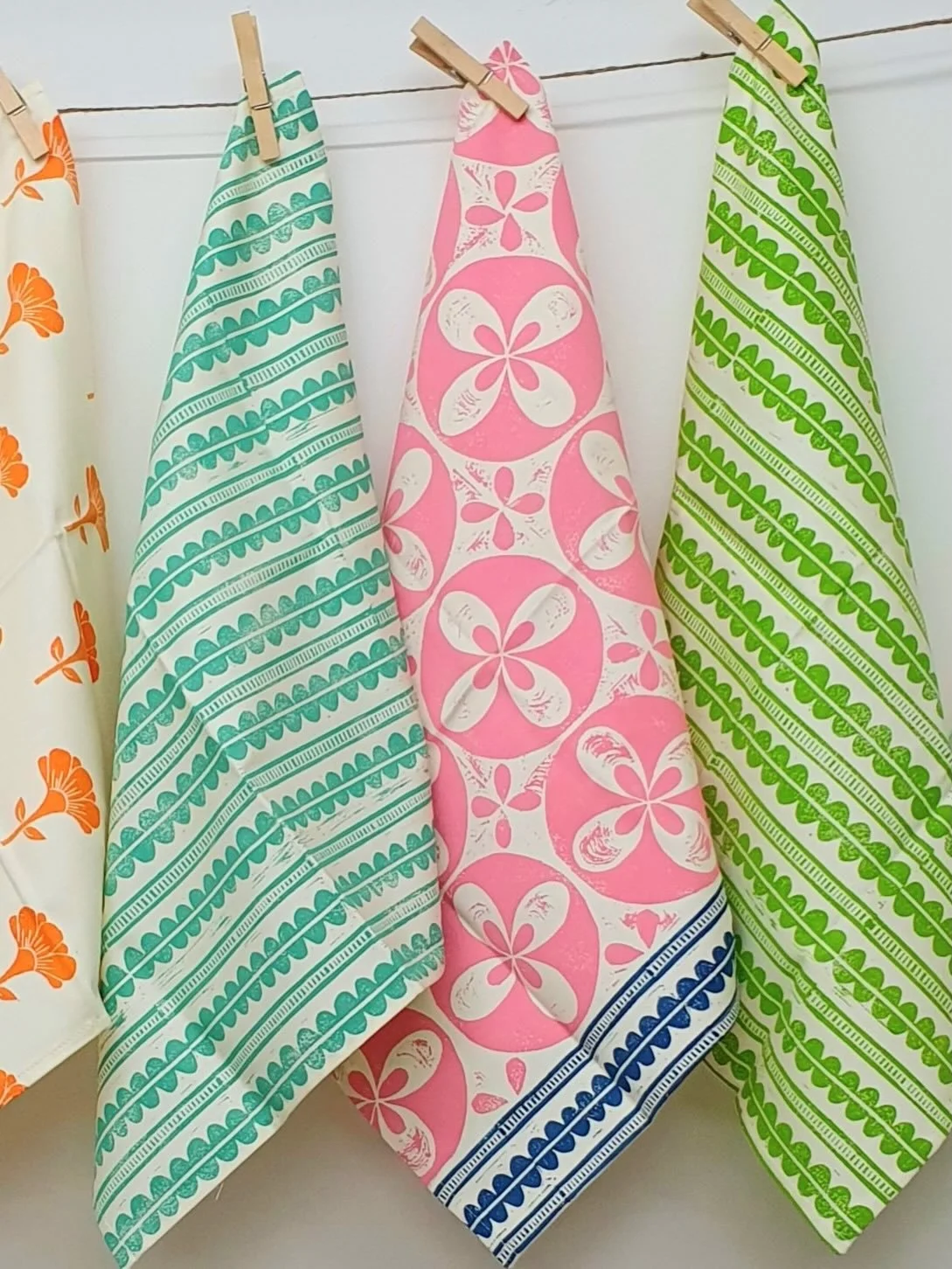 Thinking about trying out a new hobby or creative pursuit in 2026? Why not give our lovely workshops a try, we&rsquo;ve still got a couple of places left on our half day Block Printing workshop with @lizziemableyfabrics - the perfect way to dip your 