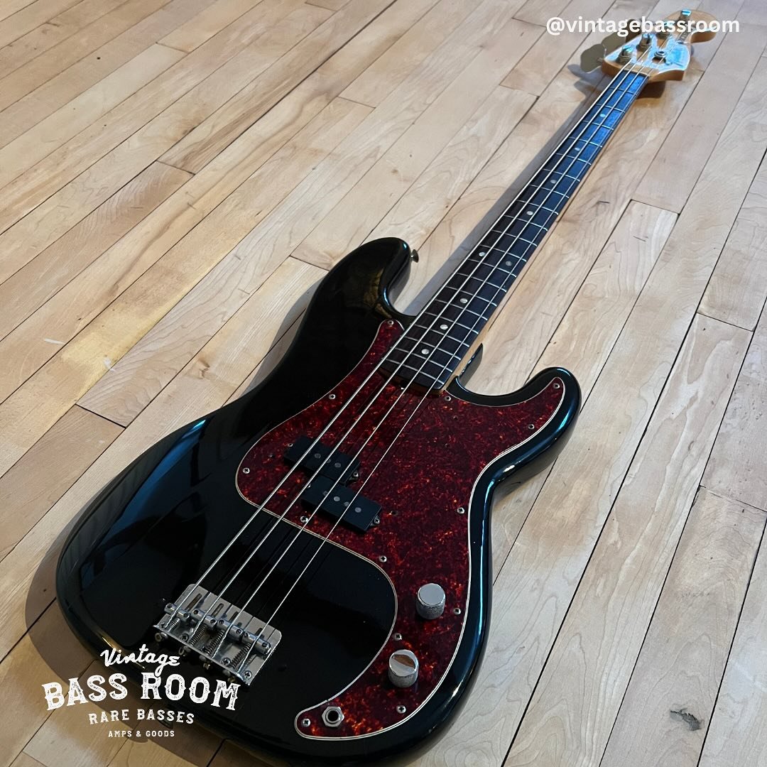 A beautiful 1969 Fender Precision in a black refinish and stunning rosewood board. Simple perfection for #fenderfriday 👌
This killer P bass comes with an A width nut (38mm) and an ash body. Such a resonant bass and the neck is sublime 😍

On the web