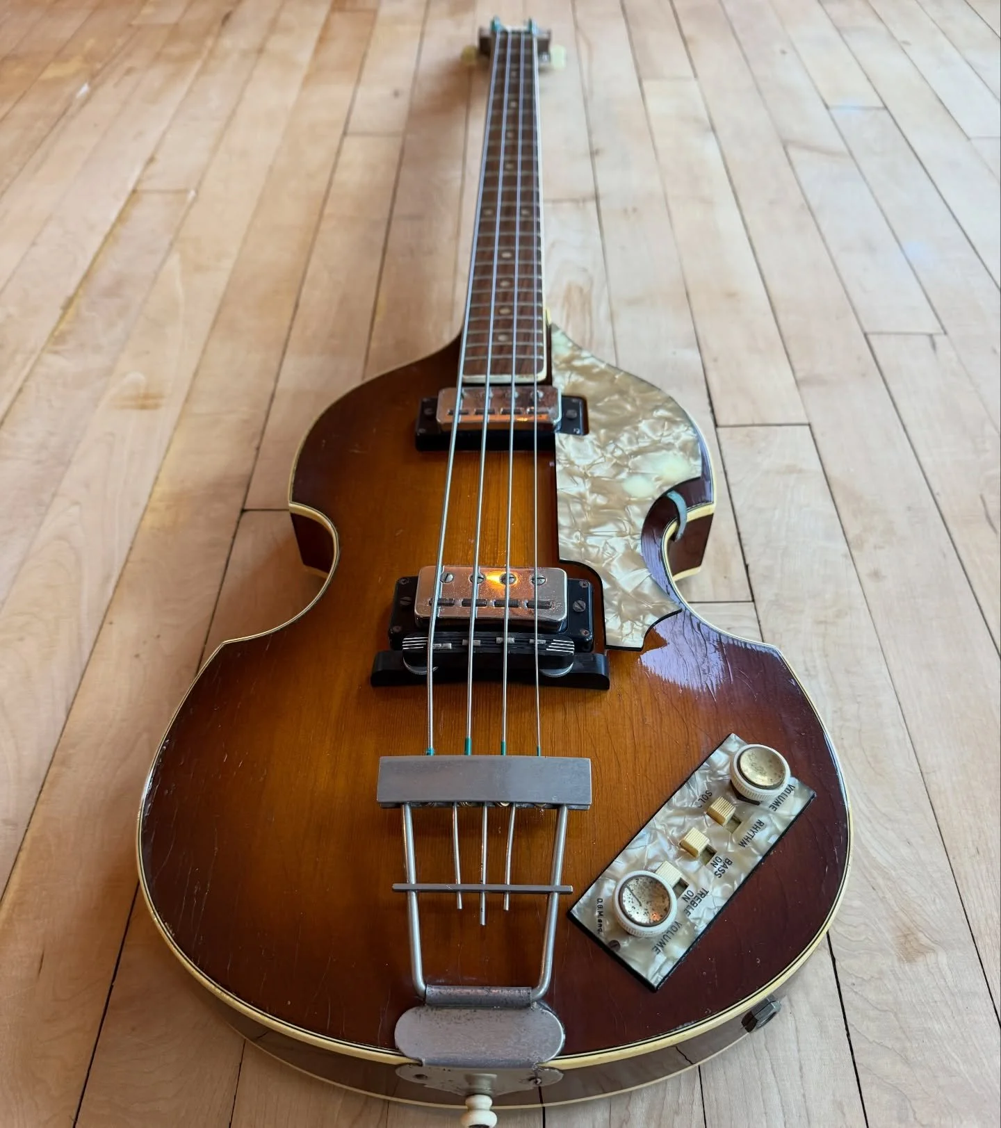 It seems only right I get this beauty ready for @guitarshowsnorthern in Liverpool on Sunday. The unmistakable 1964 Hofner 500/1 Violin Bass, made famous by the superb @paulmccartney of course. It&rsquo;s in stunning condition and comes with a lovely 