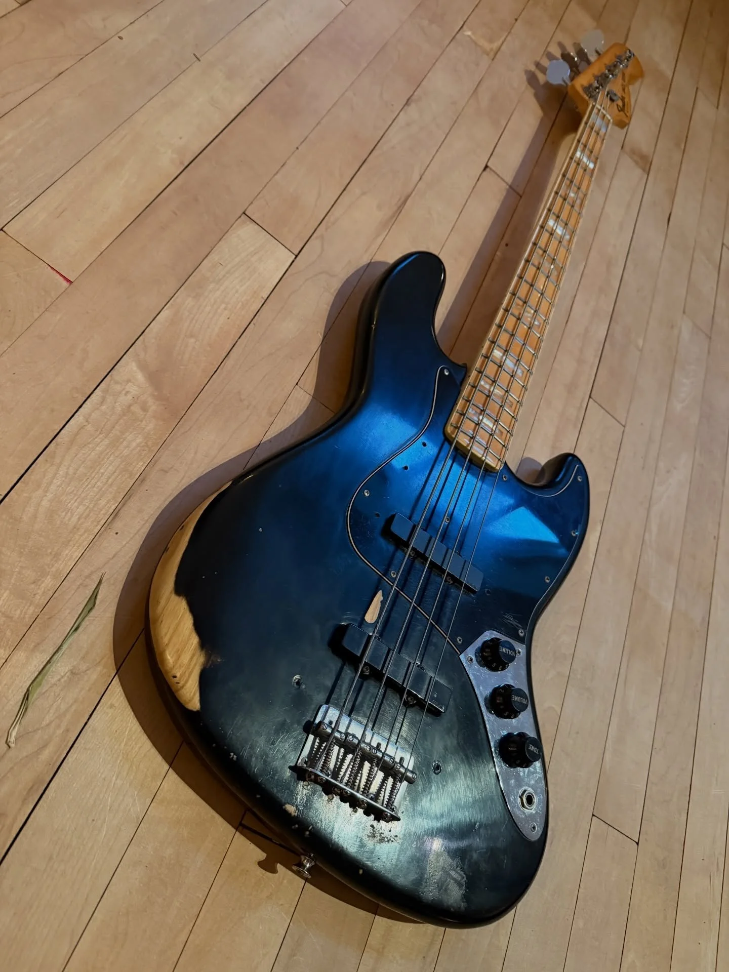 1977 Fender Jazz Bass in the Classic Black and Maple finish. This beauty has had EMG&rsquo;s installed but battery is hidden under the plate so easily returned to stock. Not that you&rsquo;d want to, this bass kills! 

#fenderjazzbass #fenderbass #fe