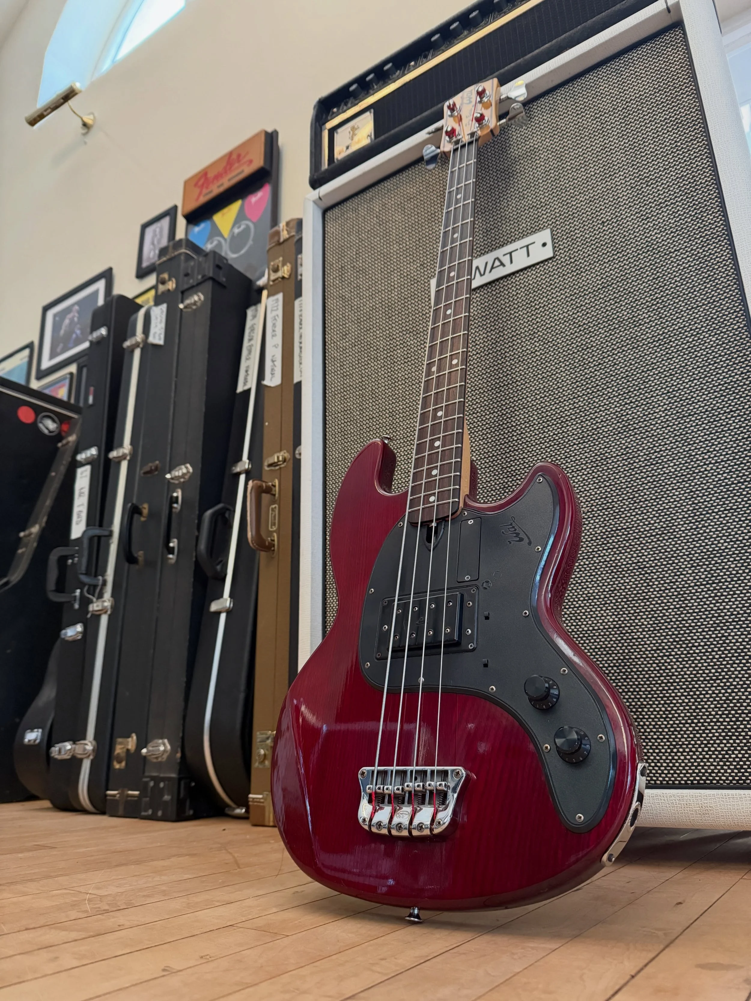 A stunning 1979 Wal Bass, in stock and ready to rock! Check it out on the site

#walbass #walbasses #vintagebass #vintagebasses #bass