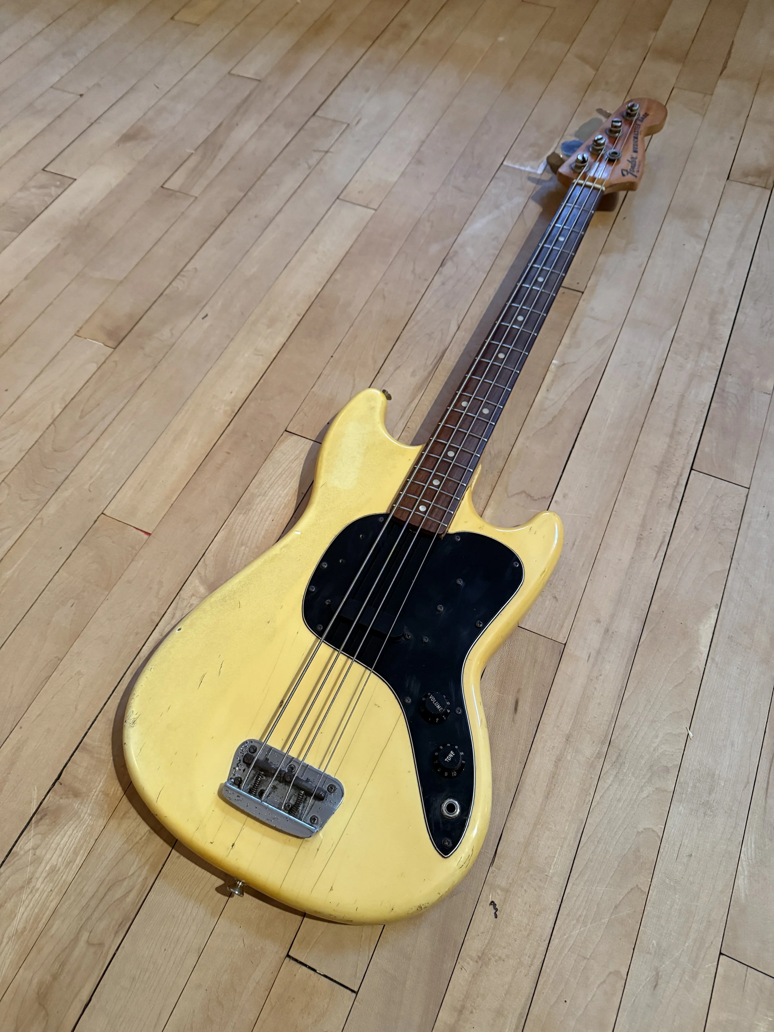 1978 Fender Musicmaster Bass in Olympic White