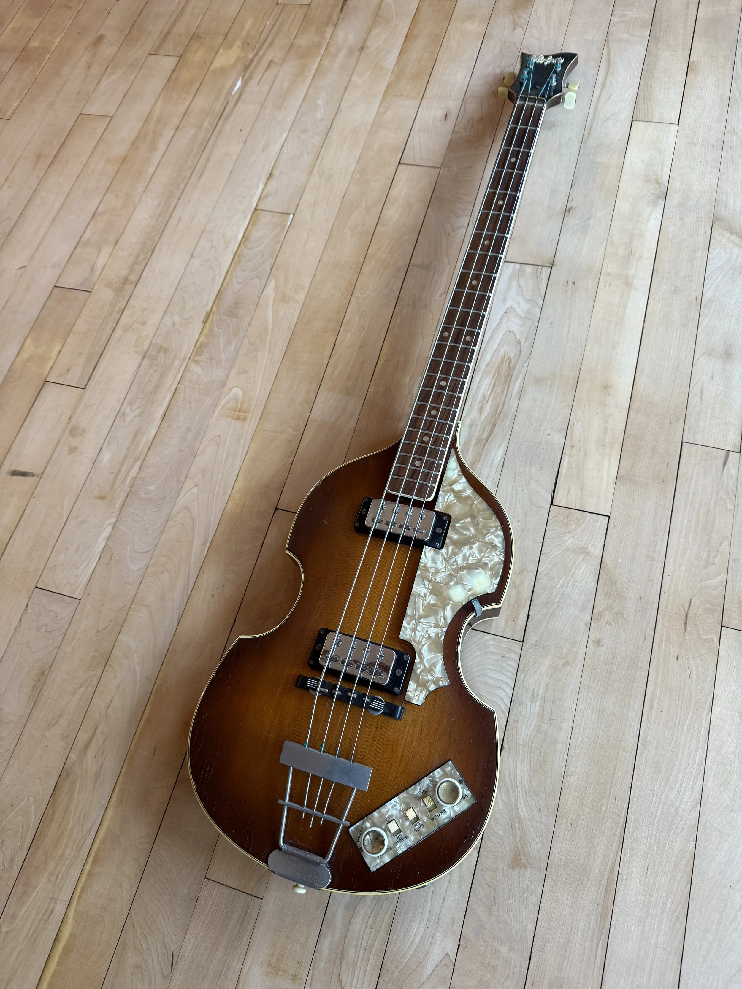 1964 Hofner 500/1 Violin Bass