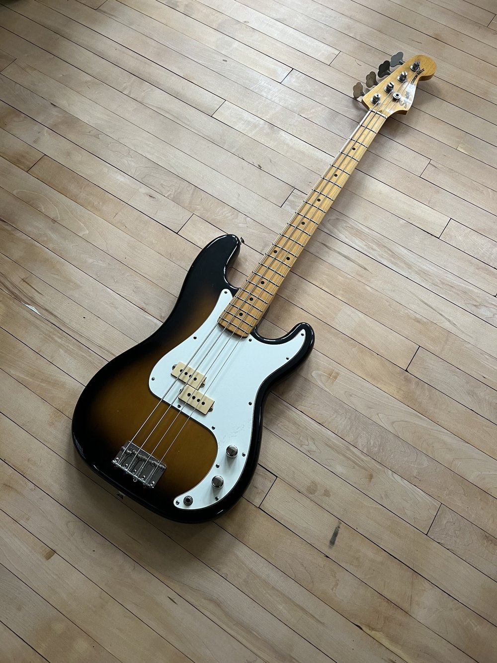 JVシリアル Fender PRECISION BASS