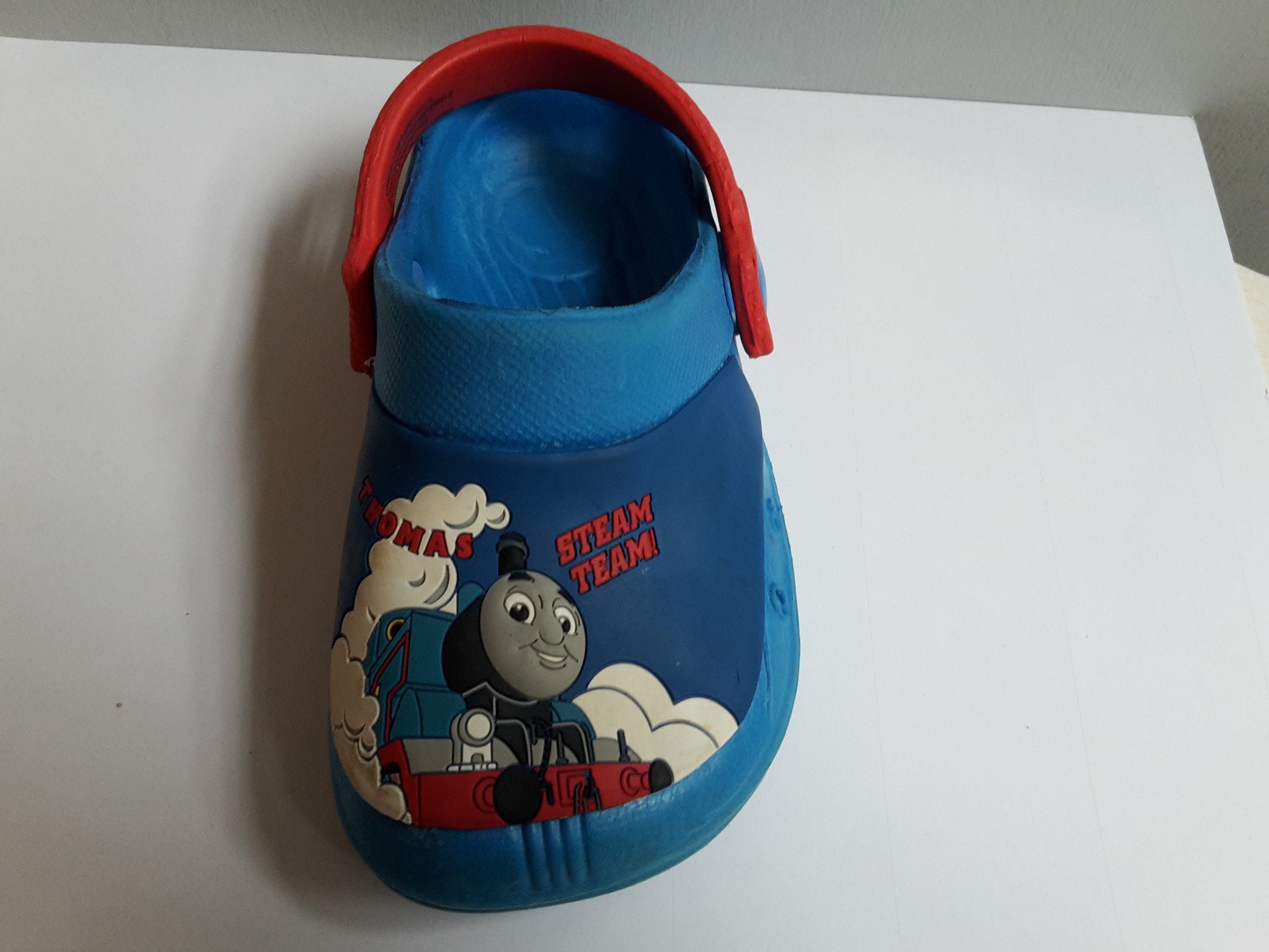 Size 8 Thomas the tank engine sandals — Merry-go-round