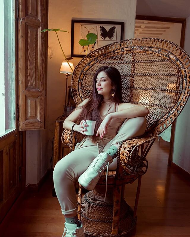 Oye pues en casa a veces no se est&aacute; tan mal no @lucasana__ ? 😉
-
#madrid #madridmodels #fotografa #lifestyle #lifestylemadrid #cuarentenamood #mood #cozyhome #photographermadrid #fotografosespa&ntilde;a