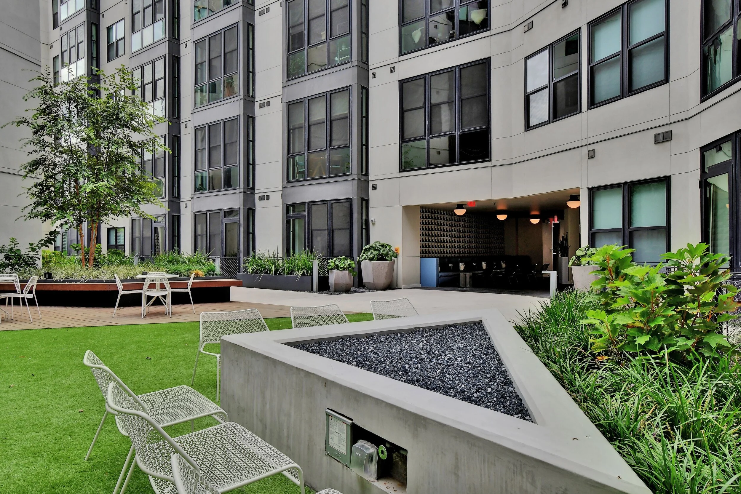 Luxury-DC-Condo_Grand-Entrance-Lobby
