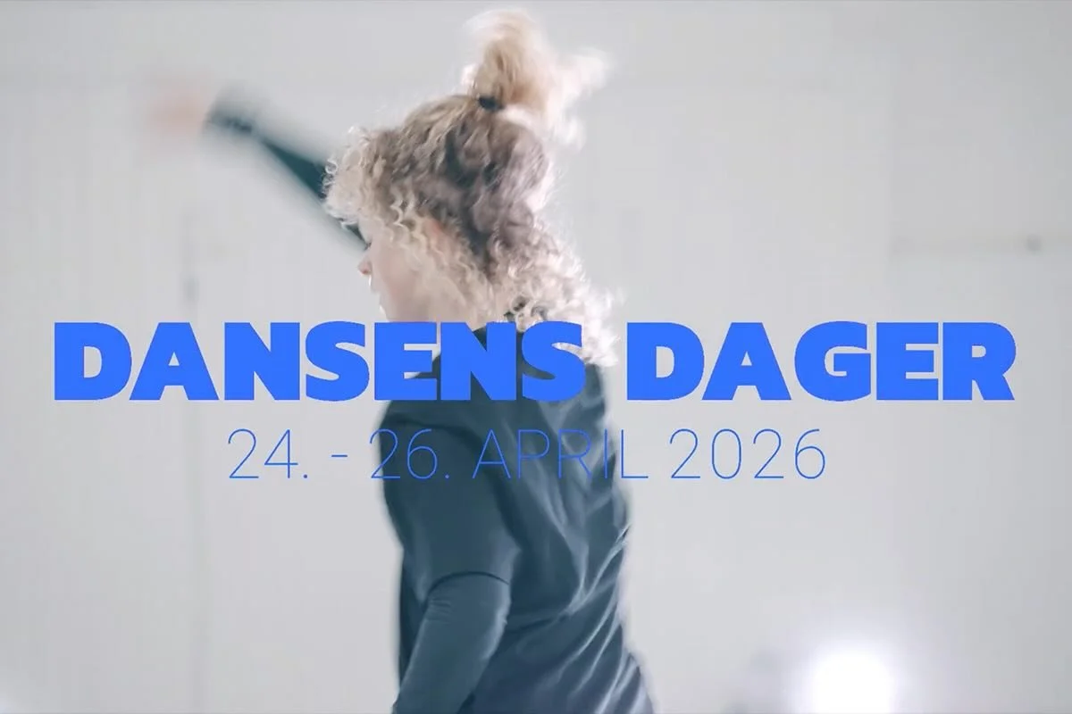 KUNSTEN &Aring; DANSE ALENE &ndash; Dansens Dager-dansen 2026 er ute 💙

Dansekunstner Tone Kittelsen har laget Dansens Dager-dansen 2026, som i &aring;r handler om &aring; finne din egen dans. Gjennom syv bevegelseselementer gir hun deg verkt&oslash