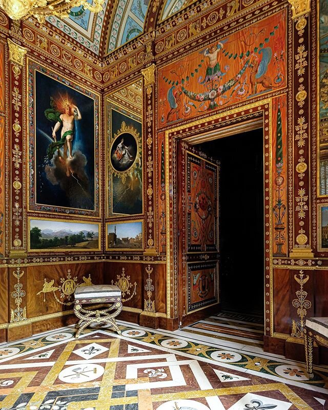 🖼 Painting on wood, canvas...some supports perfectly represented in one of the jewels that we have in Spain.
-
📌Platinum Cabinet in La Casa del Labrador, Aranjuez.
Commissioned by Charles IV in 1800, a &ldquo;troupe&rdquo; of big masters took part 