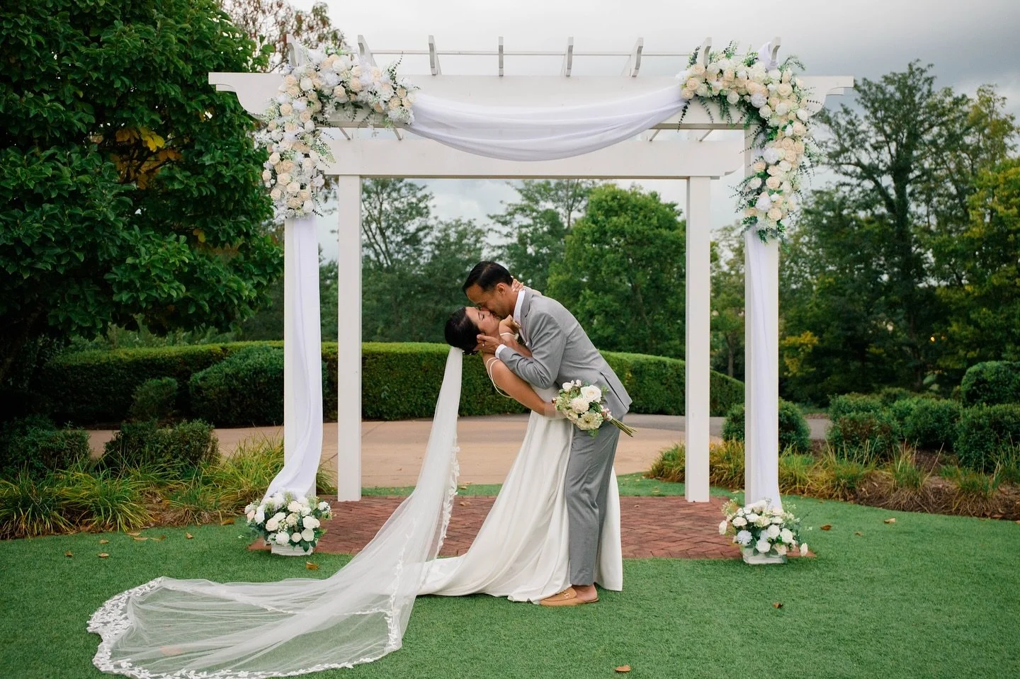 sweet moments from vivian &amp; kevin&rsquo;s wedding 🤍

#weddingphotography #vaweddingphotographer #dcweddingphotographer #vaphotographer