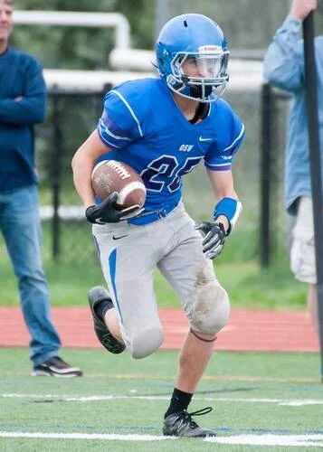 Senior Spotlight: Will Bergeron. Plus vote on Helmet Decal?