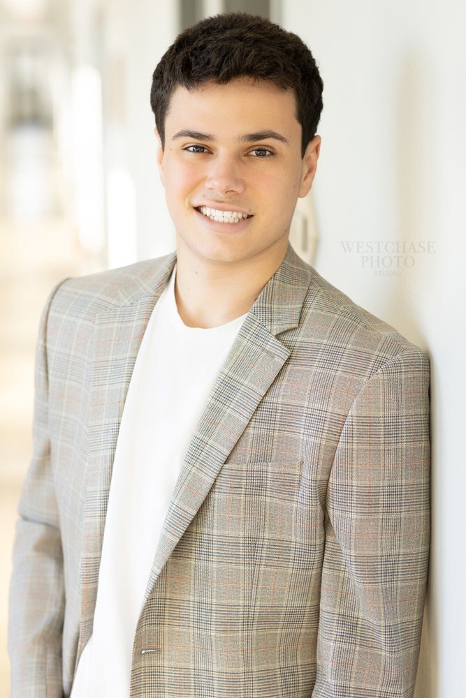 headshot-for-men-tampa-westchase-photo-studio.jpg