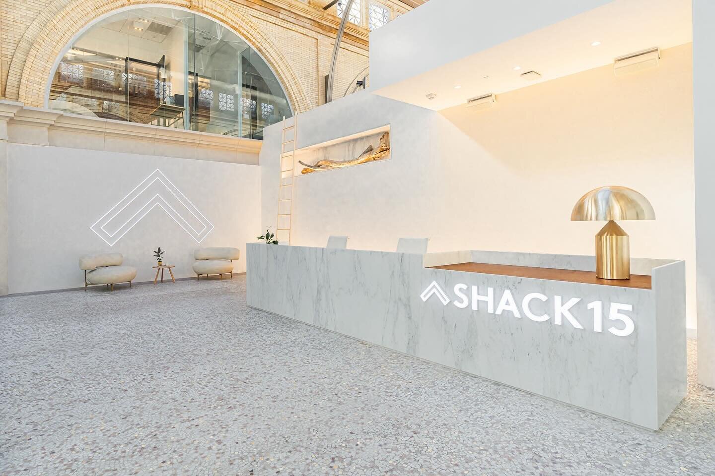 Don&rsquo;t miss out on early bird tickets to this month&rsquo;s Happy Hour and Networking (ends tonight)! ✨ Join us on Thursday, March 28 for networking with a view at the beautiful SHACK15 on the top floor of the Ferry Building along the Embarcader