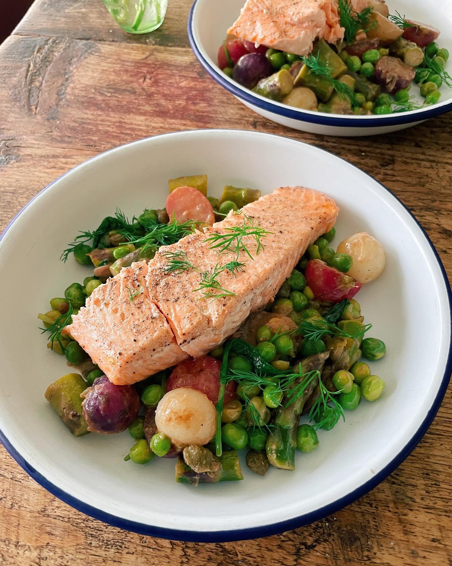 Made the roasted salmon, peas and radishes from @nytcooking last night&hellip;Wow. So simple even with the hand shelled peas which were soooo worth it (actually it&rsquo;s quite meditative to do so win win). I added some gigantic asparagus with the p