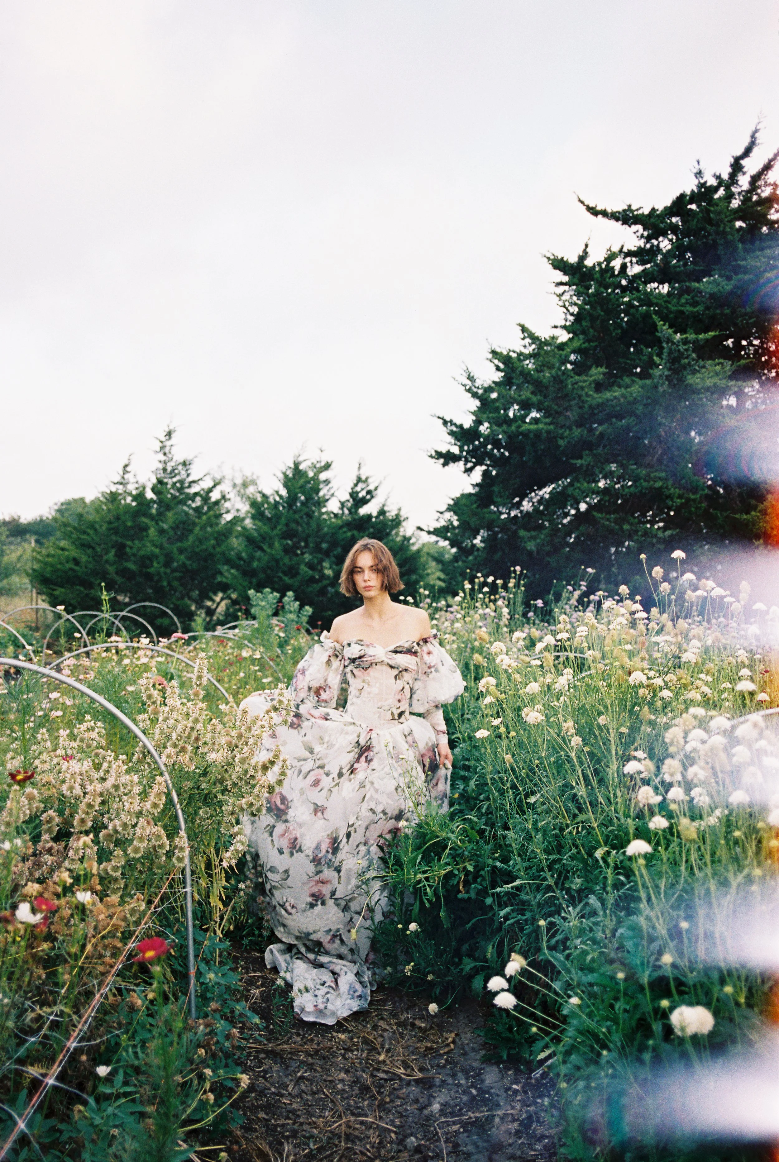   GUARDIOLA BRIDAL  
Creative Direction & Floral Styling by Serracinna  
Photography Mathew Alvarado   Lookbook