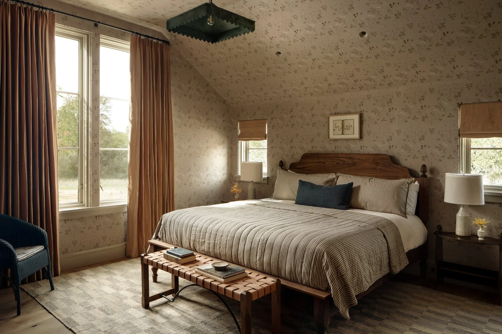   Hideaway Round Top  
Architecture by Sam Burch    
Interior Design by Studio Seiders    Photographed by Chase Daniel  
Styling by Serracinna 