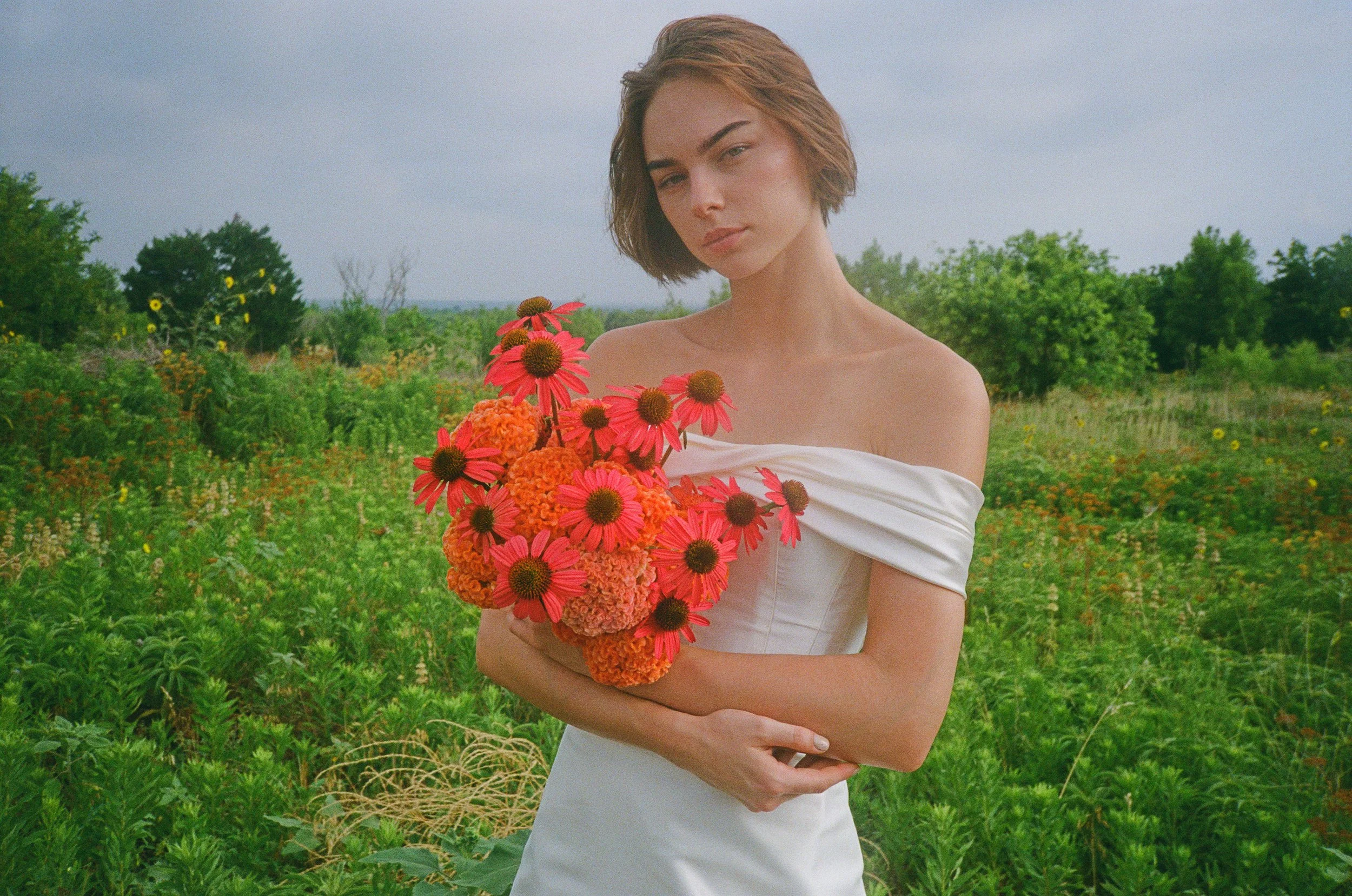   GUARDIOLA BRIDAL  
Creative Direction & Floral Styling by Serracinna  
Photography Mathew Alvarado   Lookbook