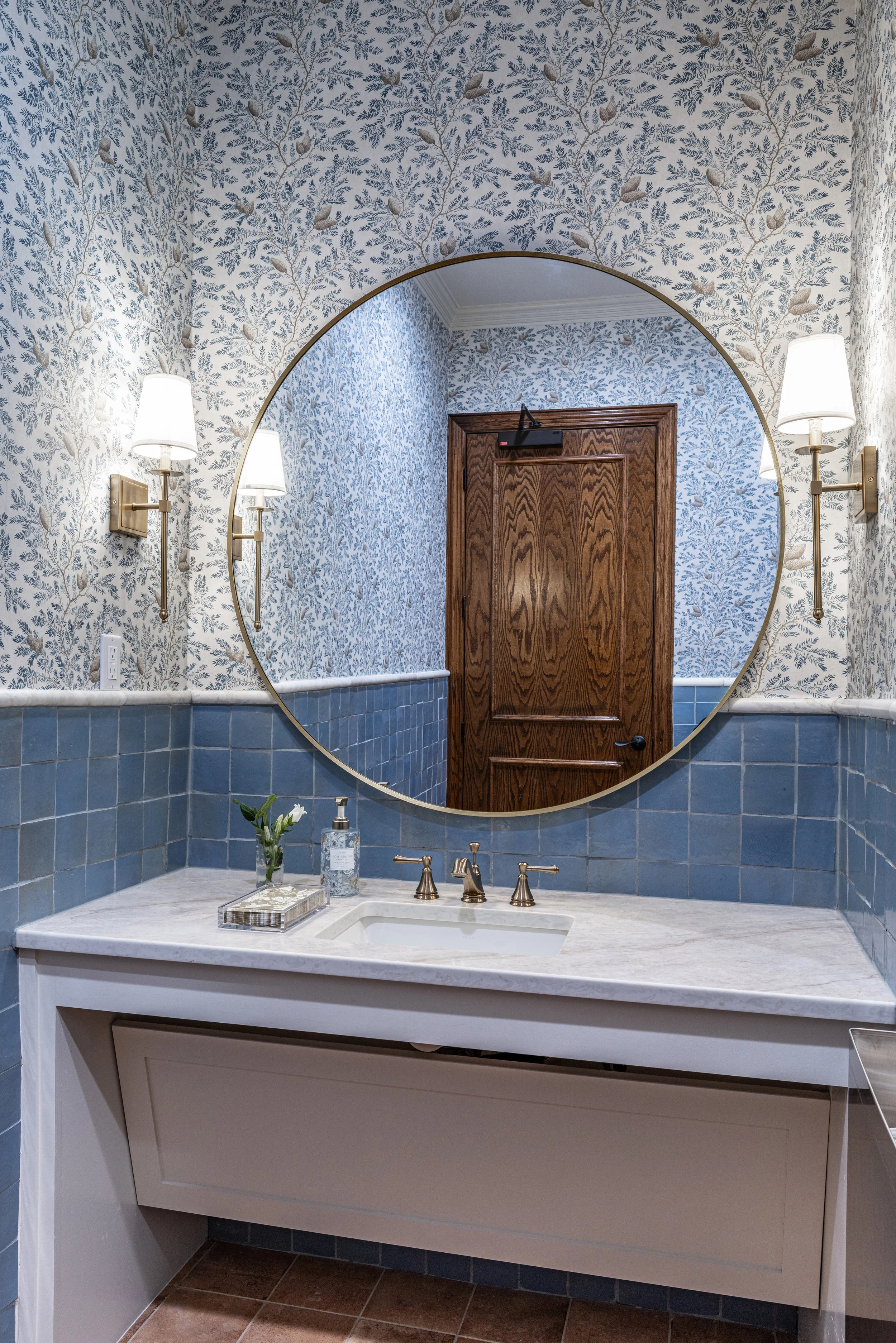 Fort Worth Interior Designer, Interior Design, Fort Worth dental office interior design,
DFW designer, commercial interior designer, fort worth commercial project, commercial
finish selections, custom millwork, upscale commercial interiors, custom fr