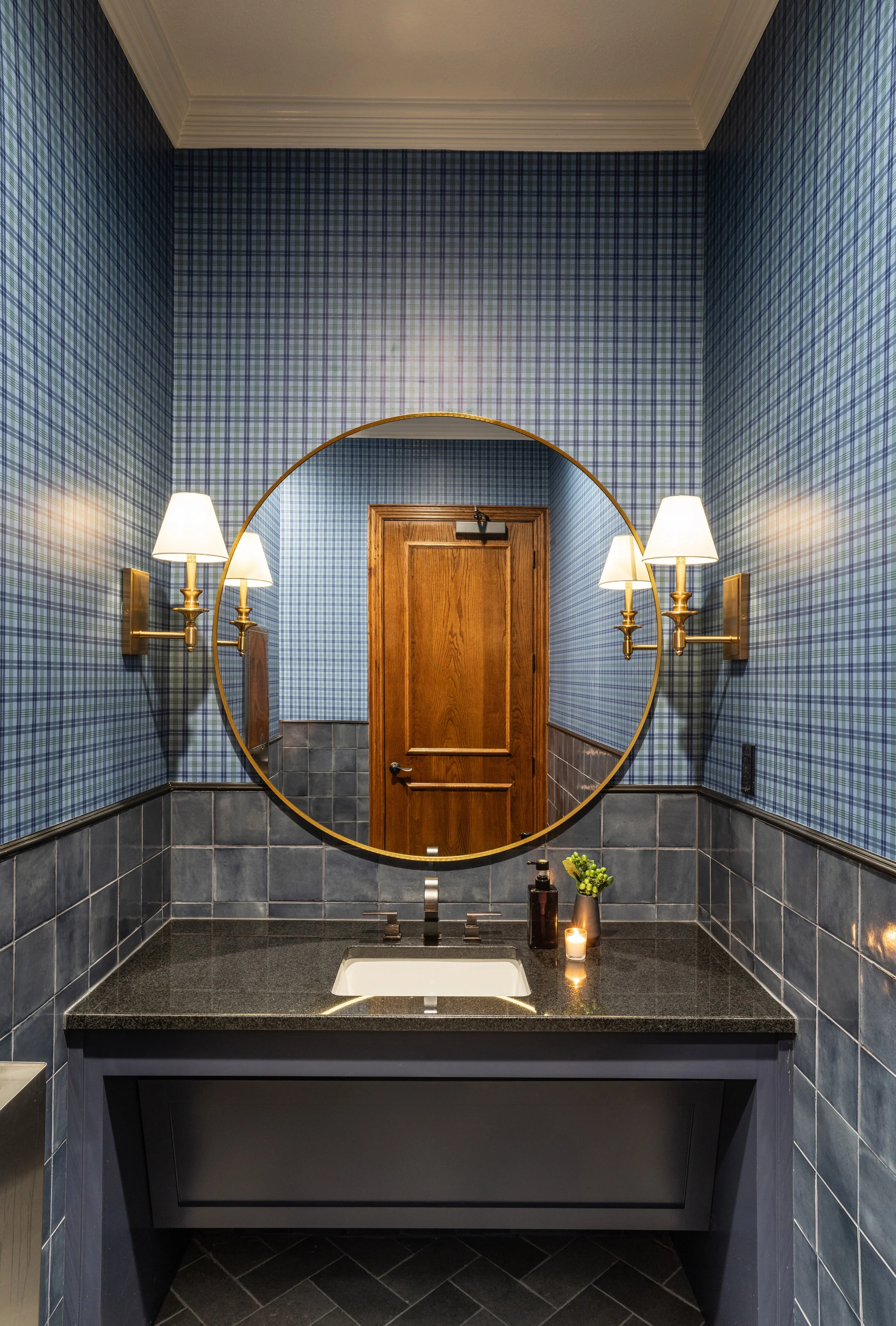 Fort Worth Interior Designer, Interior Design, Fort Worth dental office interior design,
DFW designer, commercial interior designer, fort worth commercial project, commercial
finish selections, custom millwork, upscale commercial interiors, custom fr