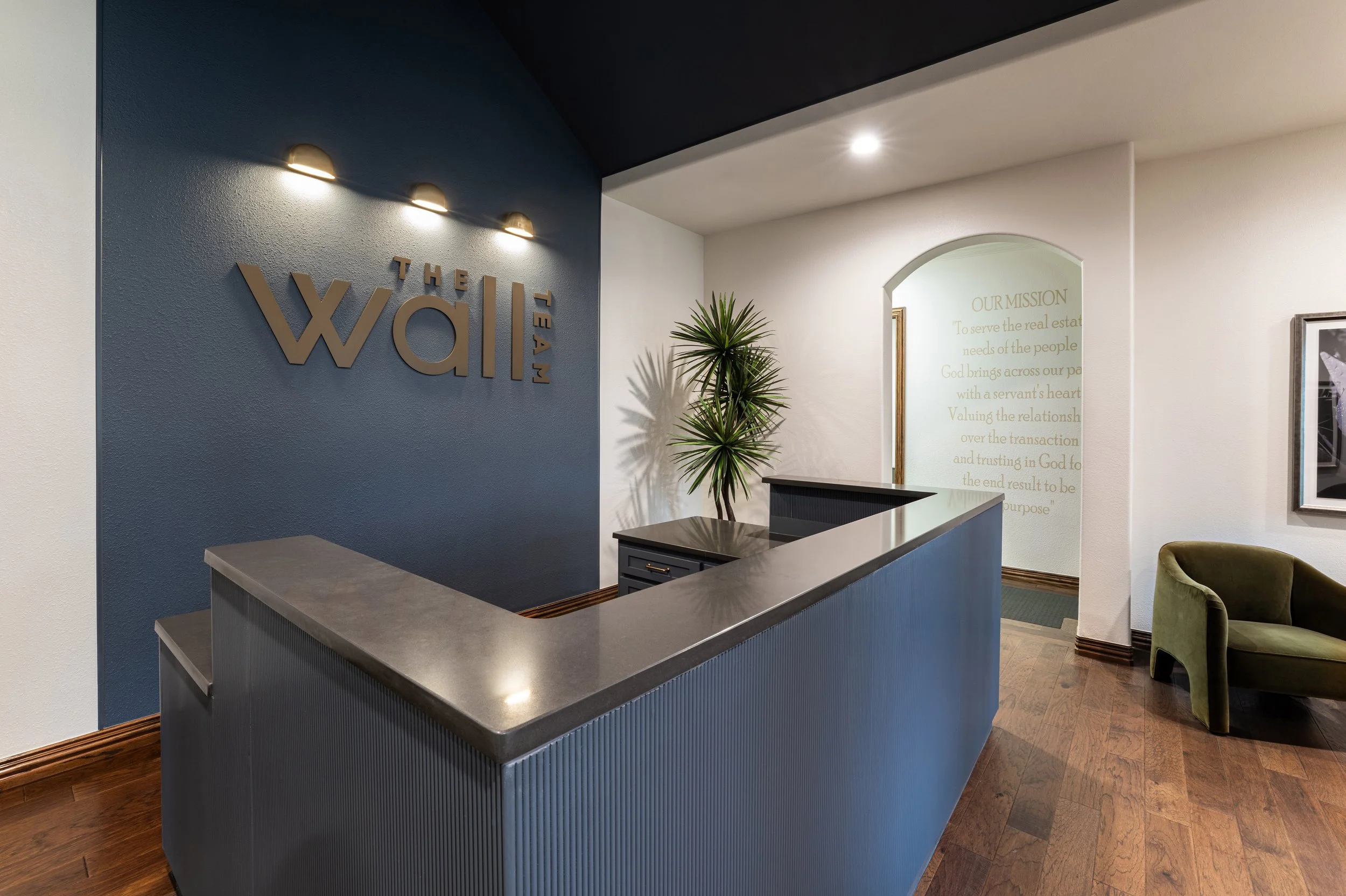 Fort Worth Interior Designer, Interior Design, Fort Worth dental office interior design,
DFW designer, commercial interior designer, fort worth commercial project, commercial
finish selections, custom millwork, upscale commercial interiors, custom fr