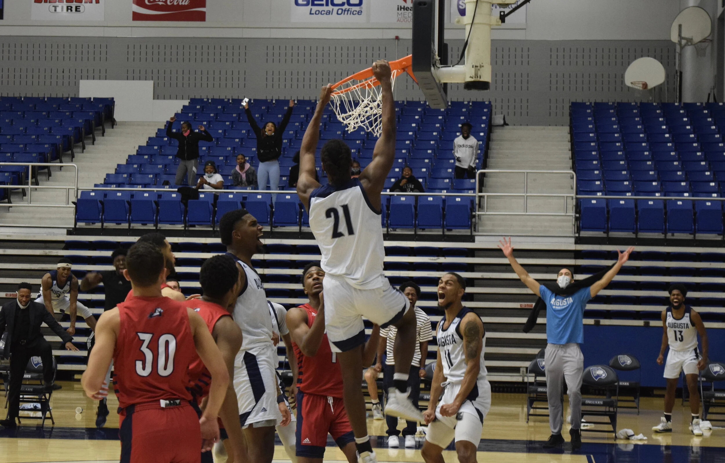 Jaguar men lose close hoops contest to rival USC-Aiken, 71-69
