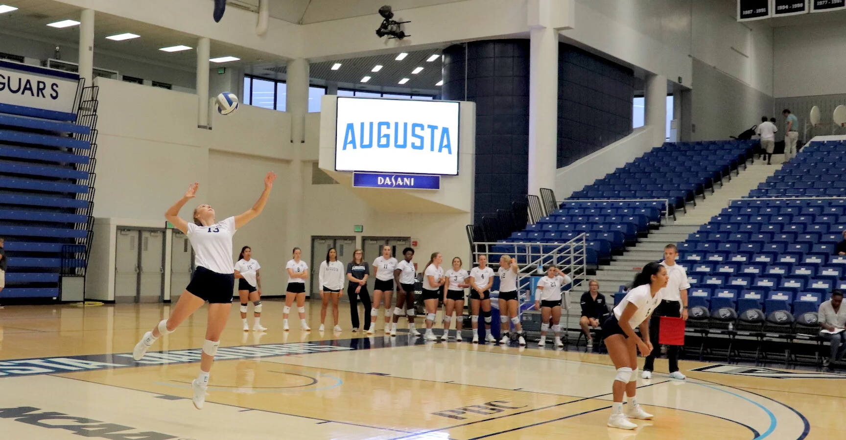 Jaguars' volleyball team defeats Pacers in four sets and improves to 2-2