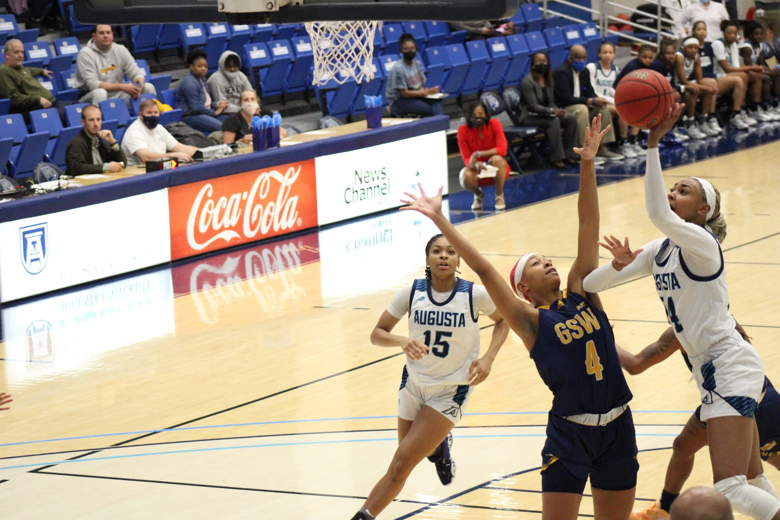 AU’s first-half struggles lead to third straight loss