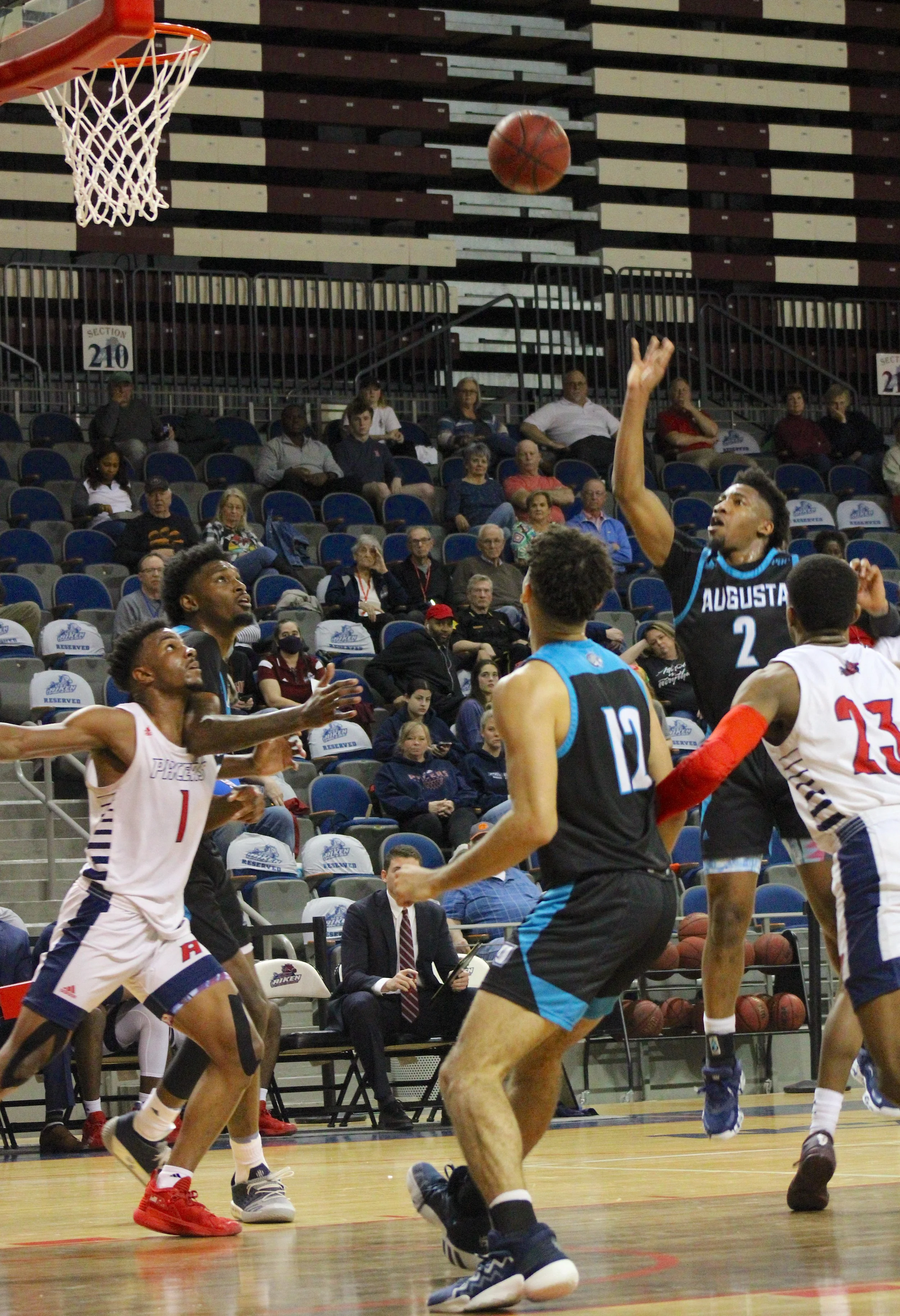 Myers joins 1,000-point club as Jaguars race past rival Pacers on road, 69-60