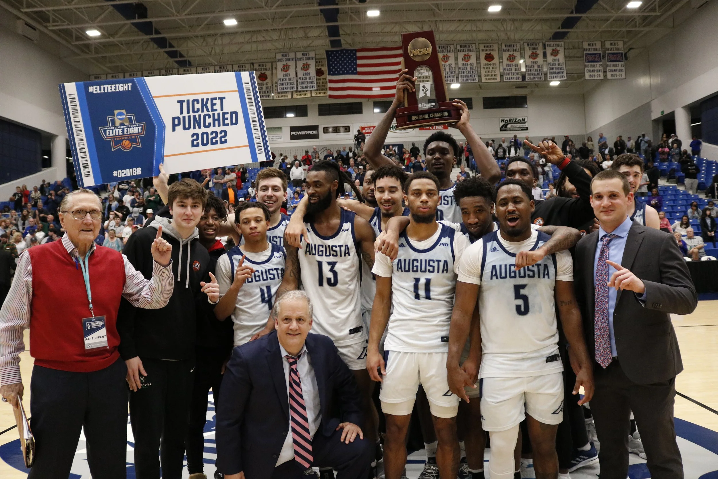 team with trophy - mk.JPG