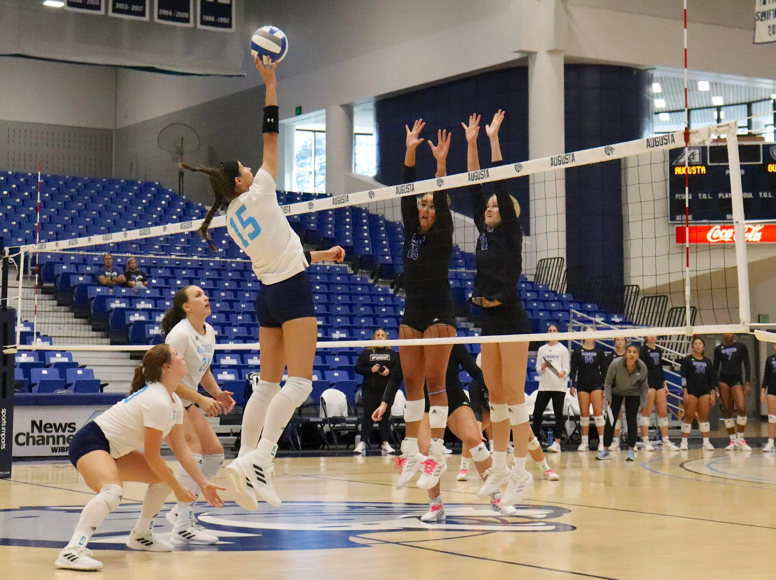 Jaguar volleyball team defeats Shorter University in three sets