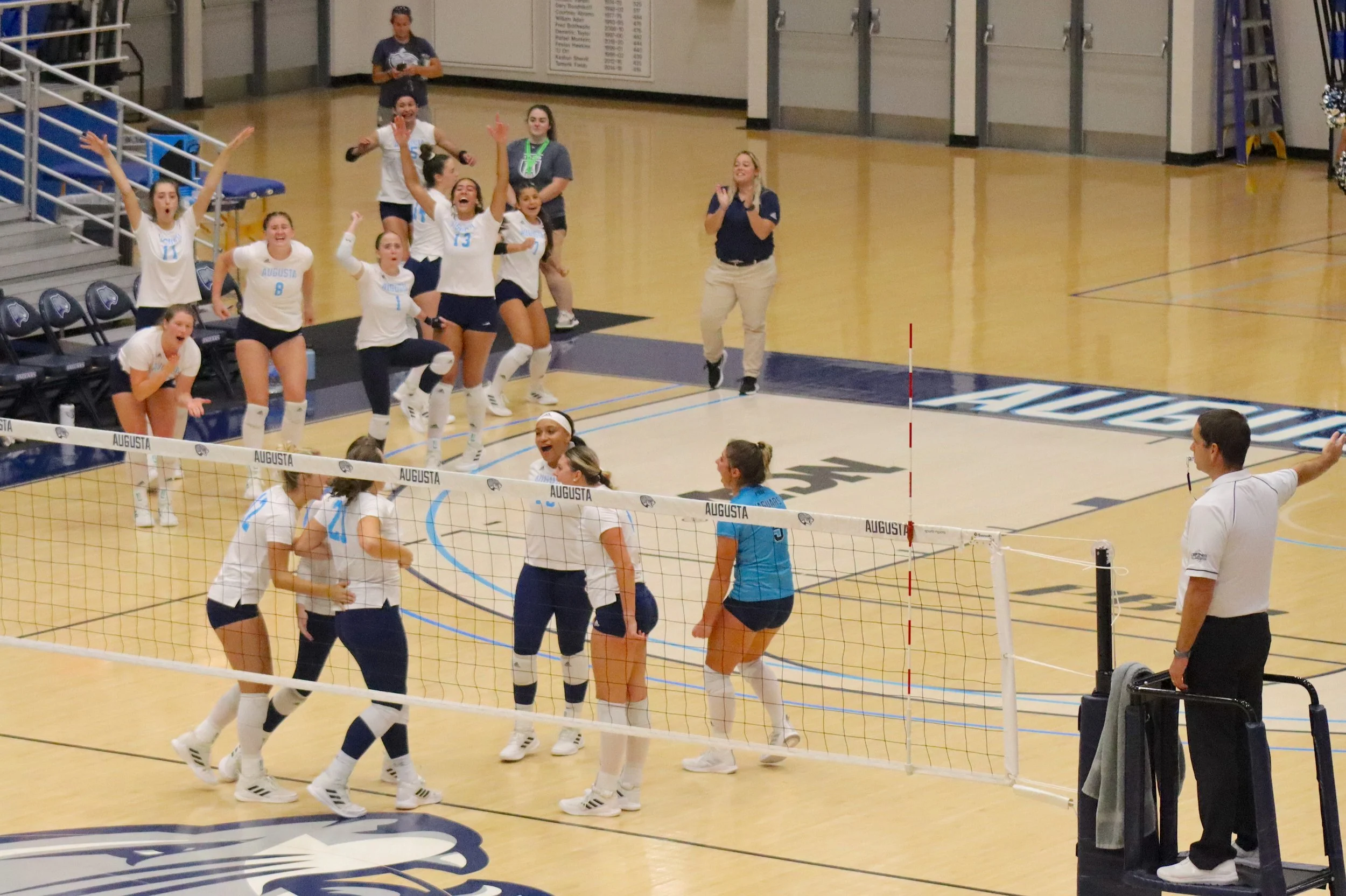 Jaguar volleyball team rallies to defeat Georgia College in five sets