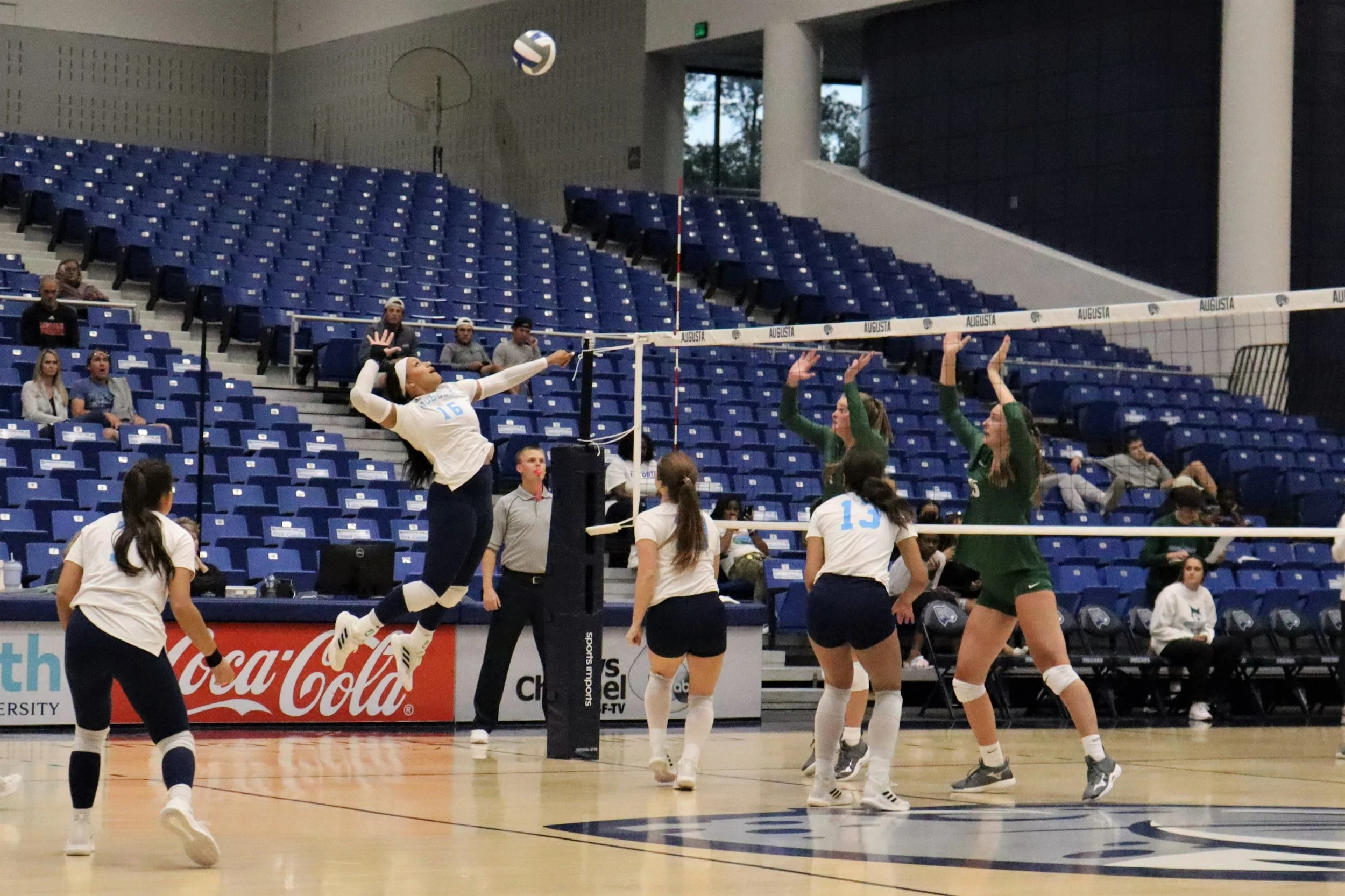 Jaguar volleyball team beats Georgia College in straight sets