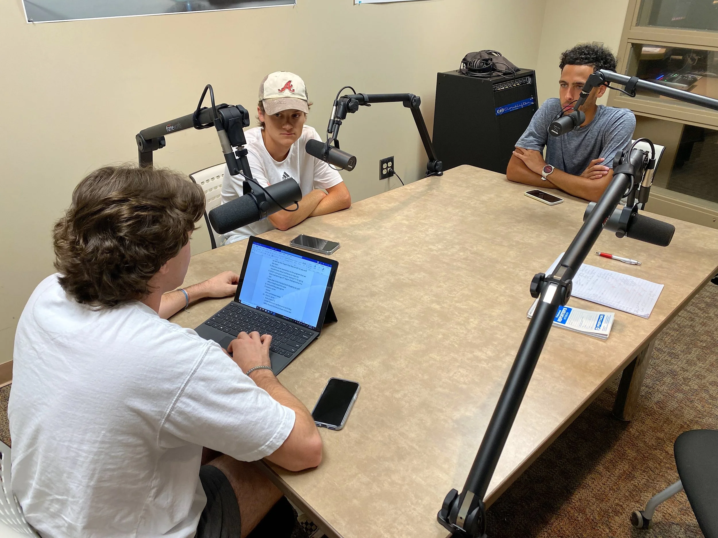 TSS 6/2: Sports squad discusses AU cross-country, volleyball, Braves