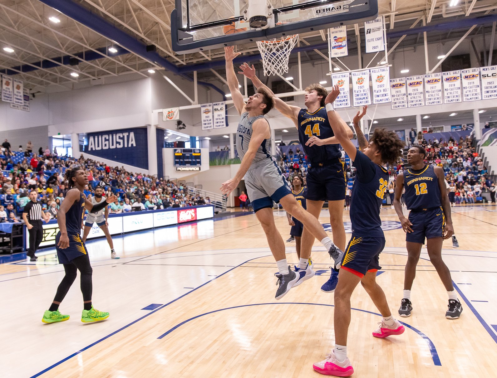 Sand Sharks down Jaguars 114-112 in PBC opener