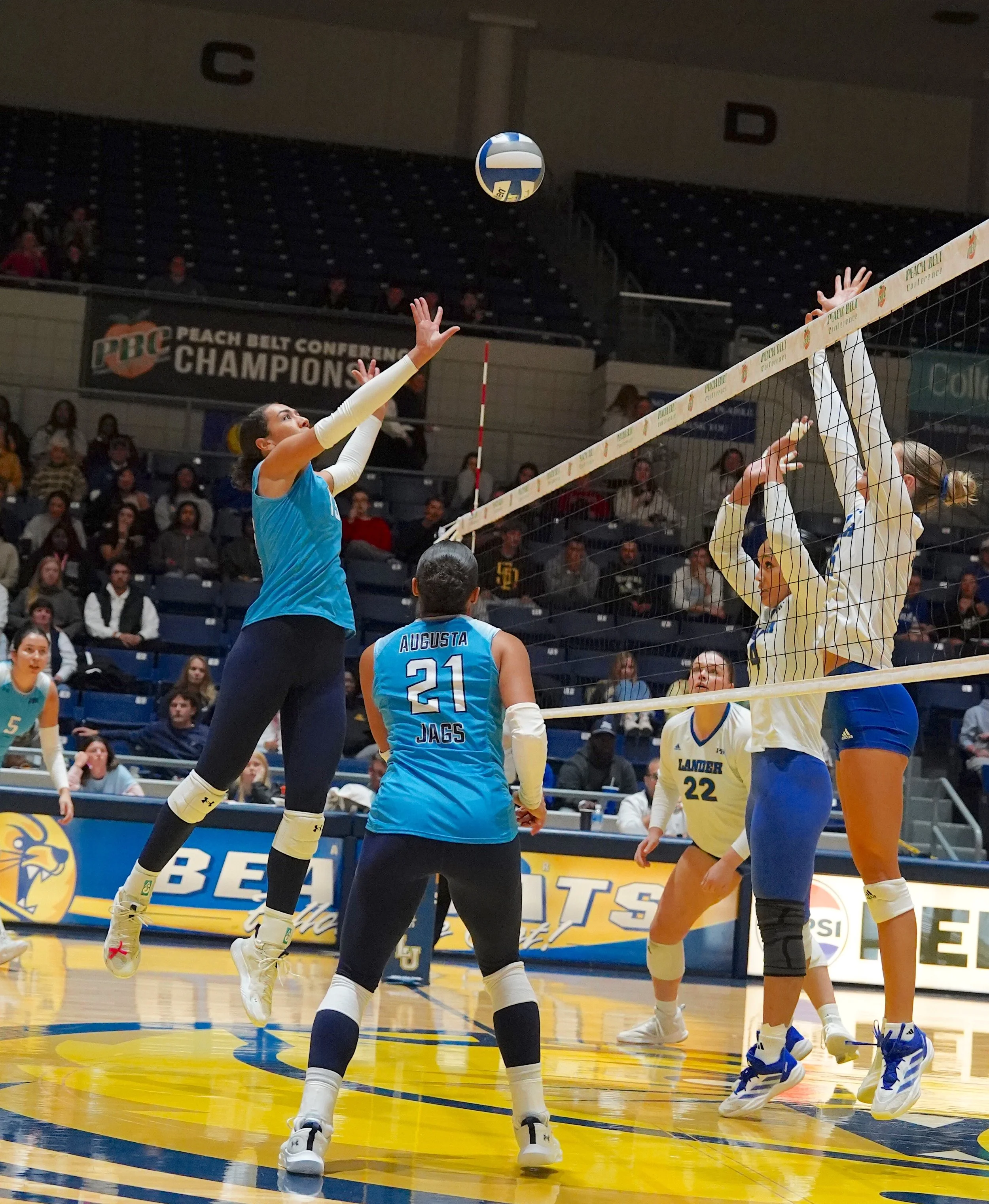 Jaguars rally to upset top-seeded Lander in PBC semis