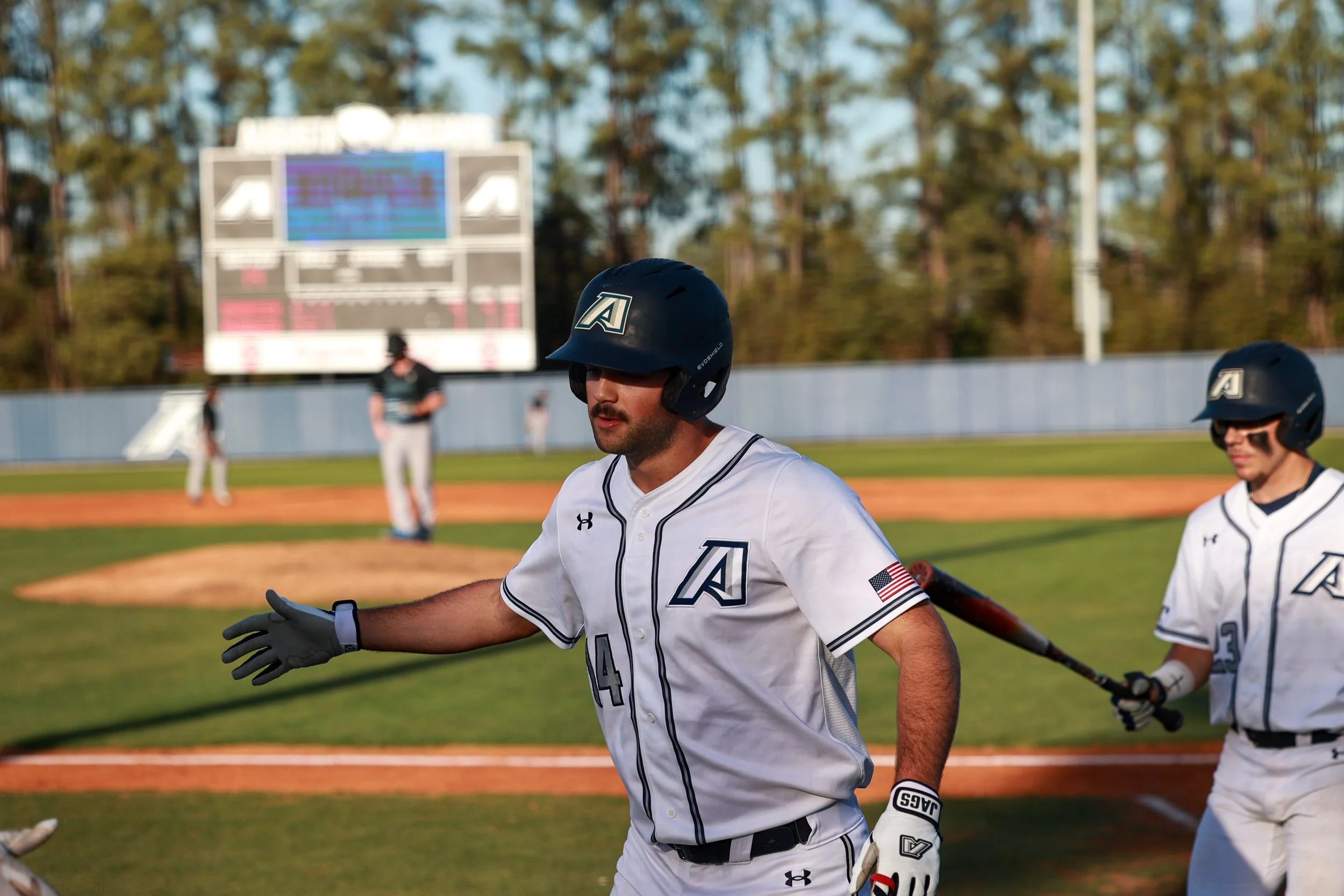 Jaguars' rally falls short against Shorter Hawks