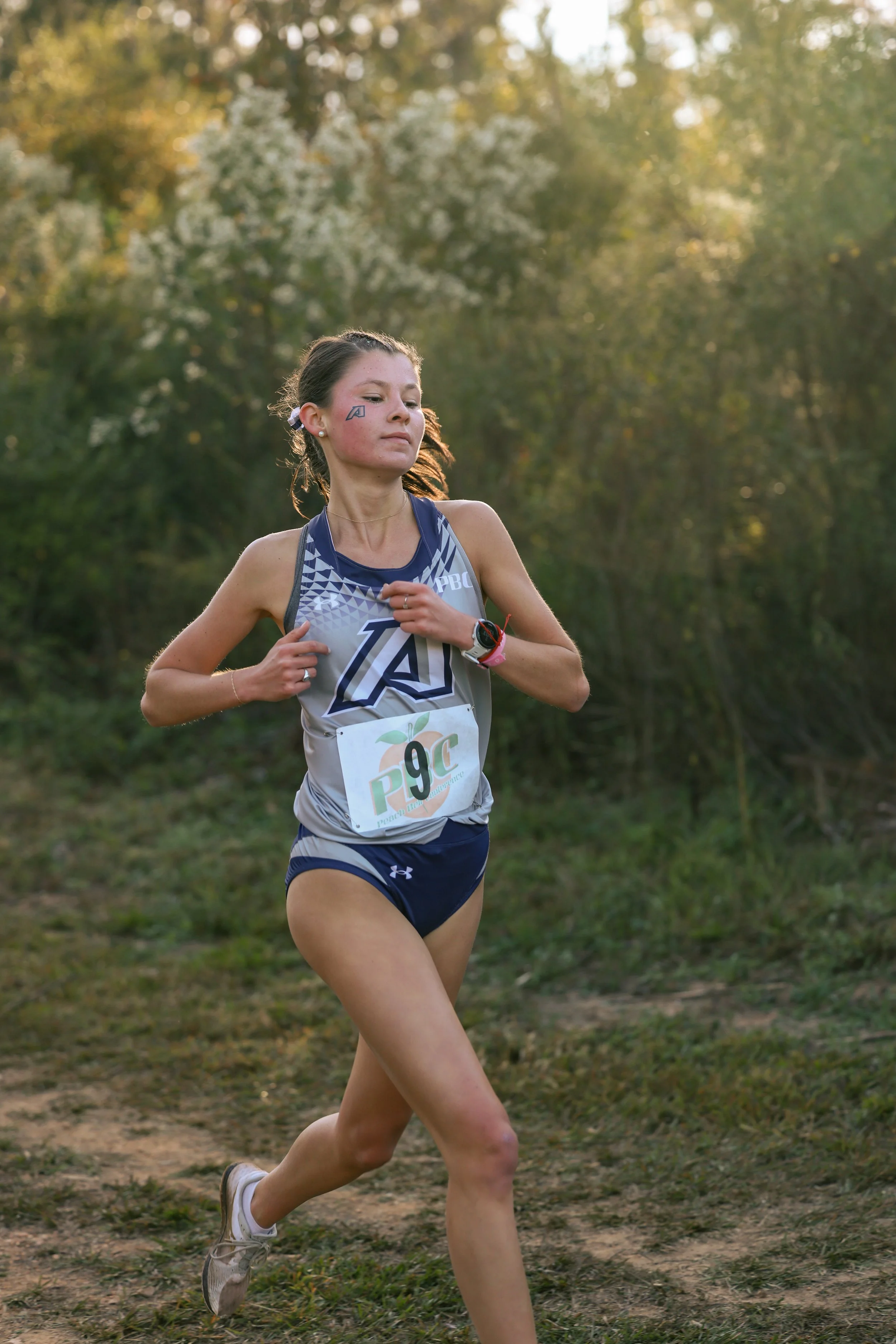 Munro establishes AU standard in the 1,500-meter run