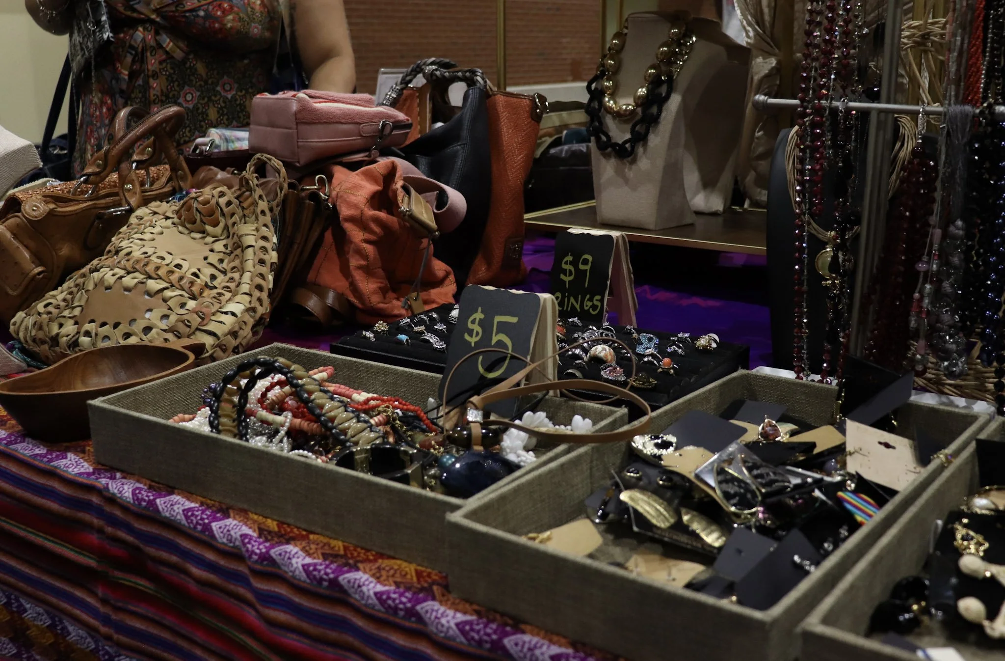 Vintage market brings fashion to Augusta