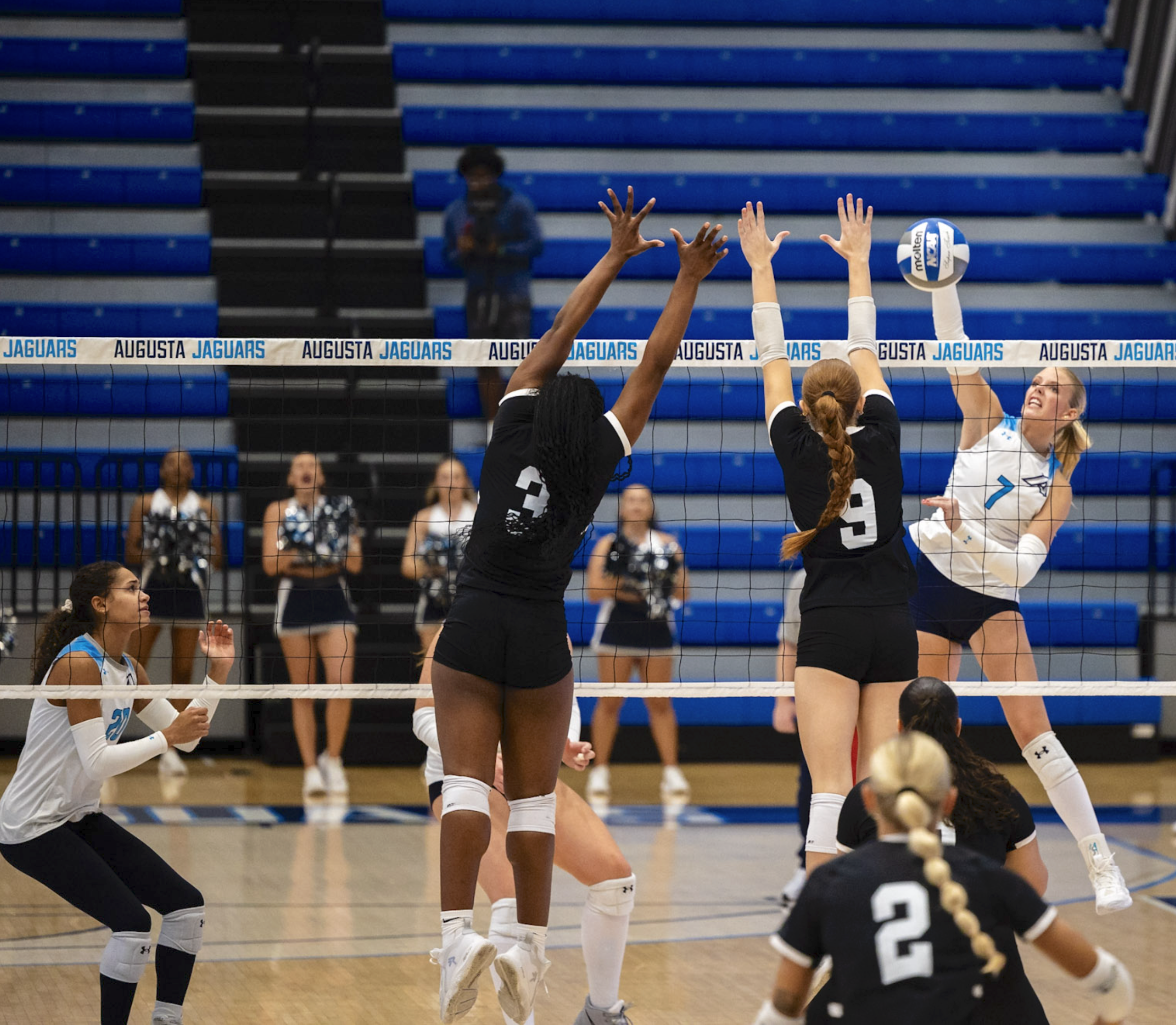 Jags snap six-game skid with balanced offensive attack