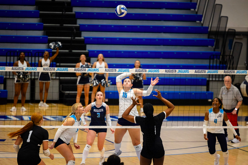 Jaguar VB team sweeps Georgia College; Lander is next