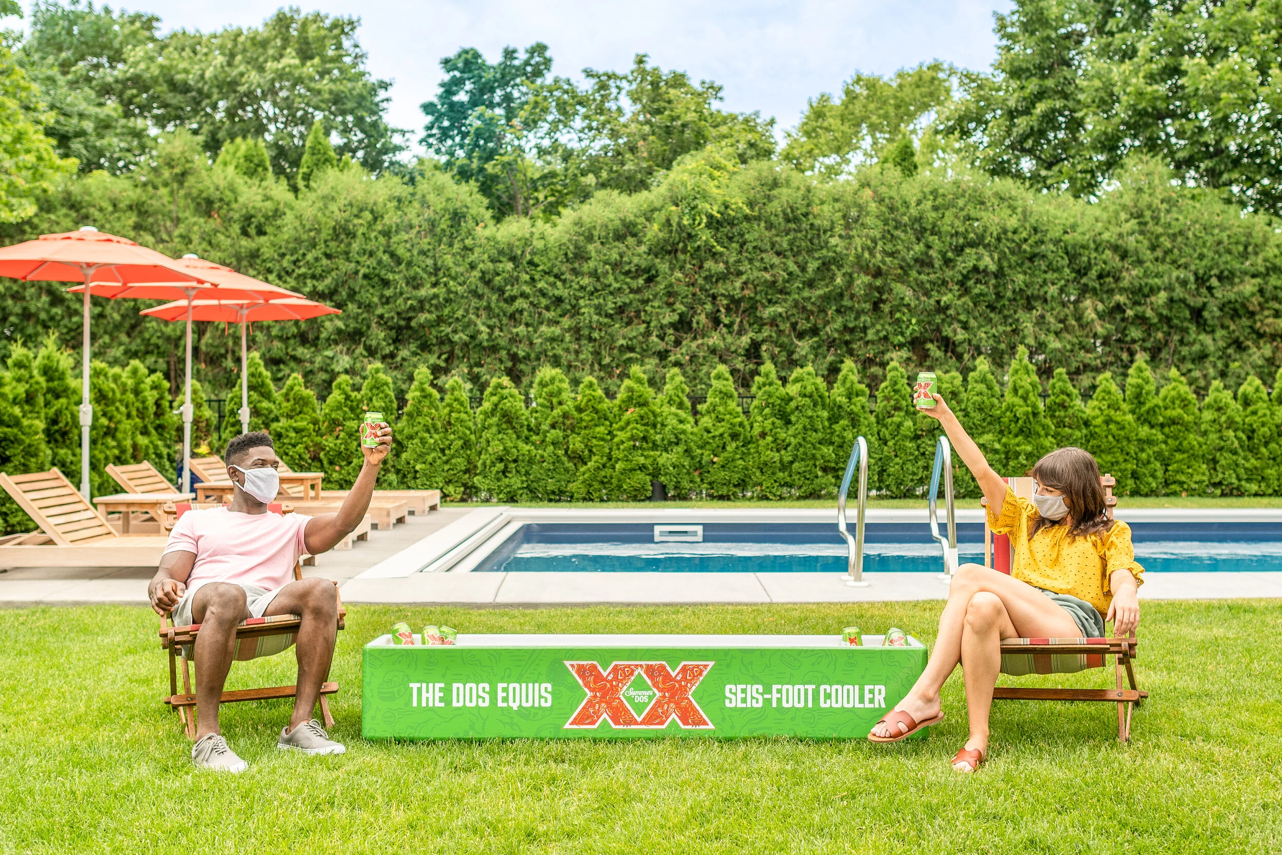 Dos Equis Seis-Foot Cooler Cheers 2.jpg