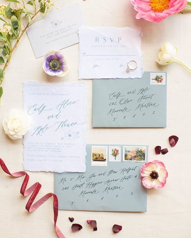 Good morning! This pretty shoot was featured on @rockymtnbride on Friday, a little bit of spring to counteract the gloominess outside 🌸 check it! Tap for vendors.