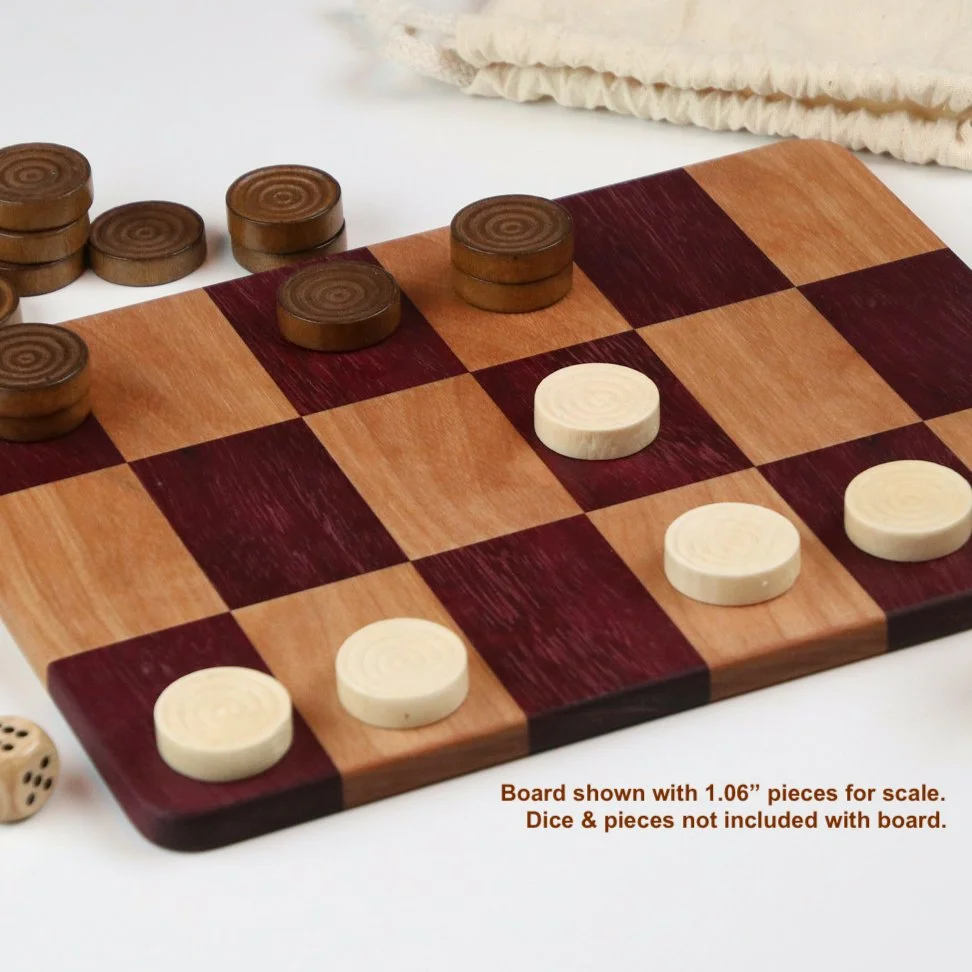 Tablero Board w pieces for scale.jpg