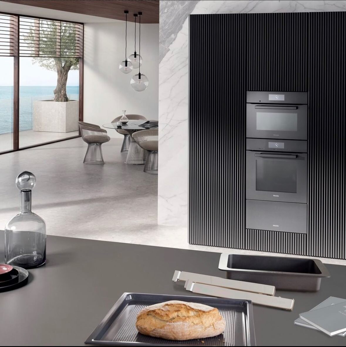 Perfect aesthetics and design with Miele ovens. 
Available in different colors.
