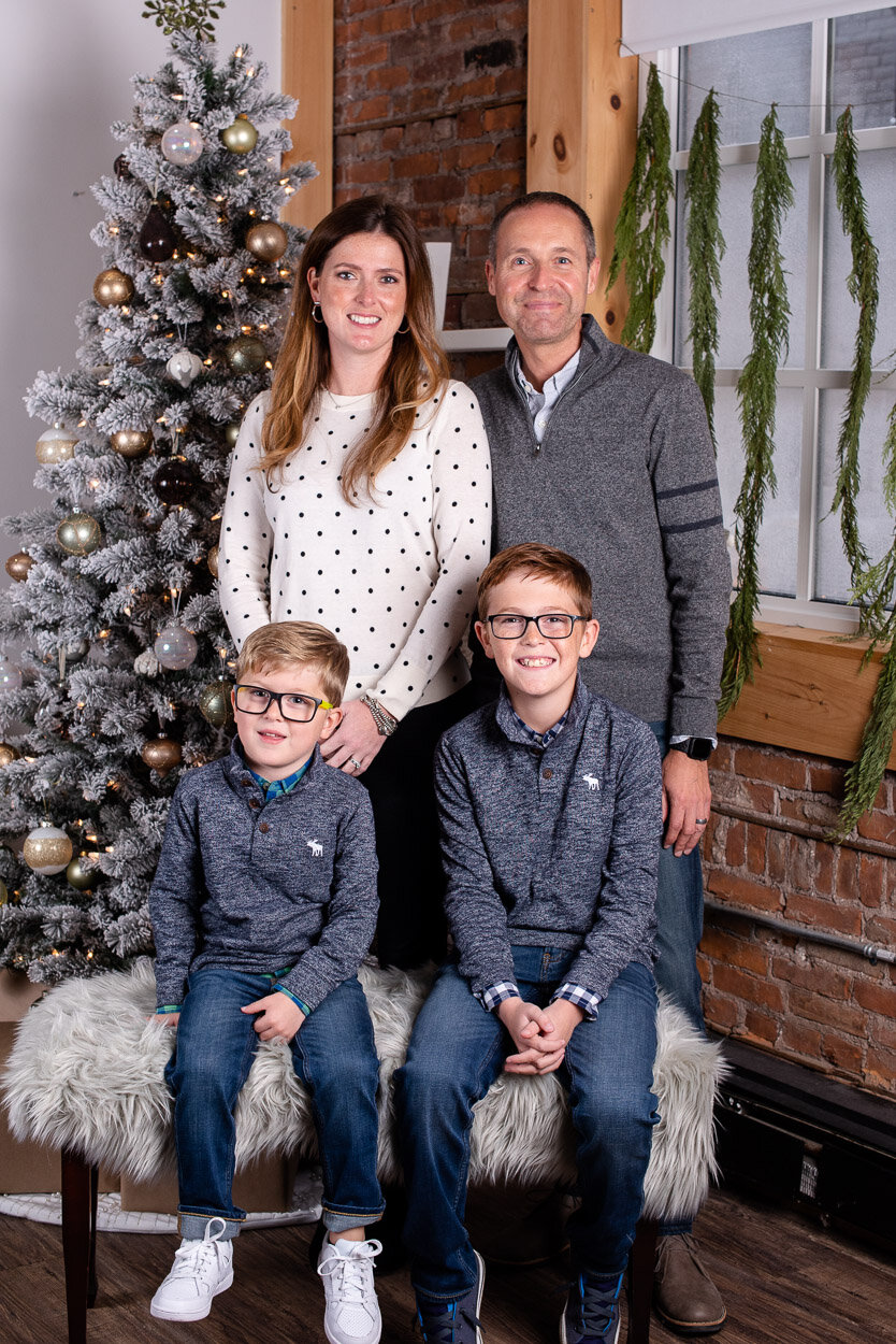 2020-11-21-Parkes-family-Christmas-Minis-001.jpg