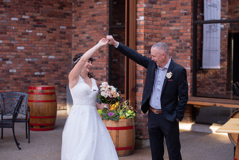 love-always-photography-niagara-gta-the-hare-wine-co-niagara-on-the-lake-wedding-028.jpg