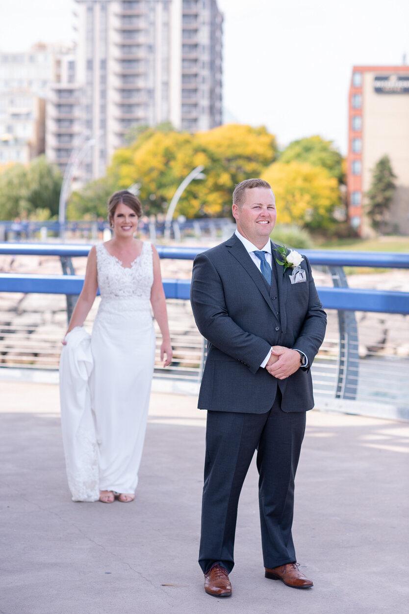 love-always-photography-niagara-gta-burlington-waterfront-wedding-first-look-001.jpg