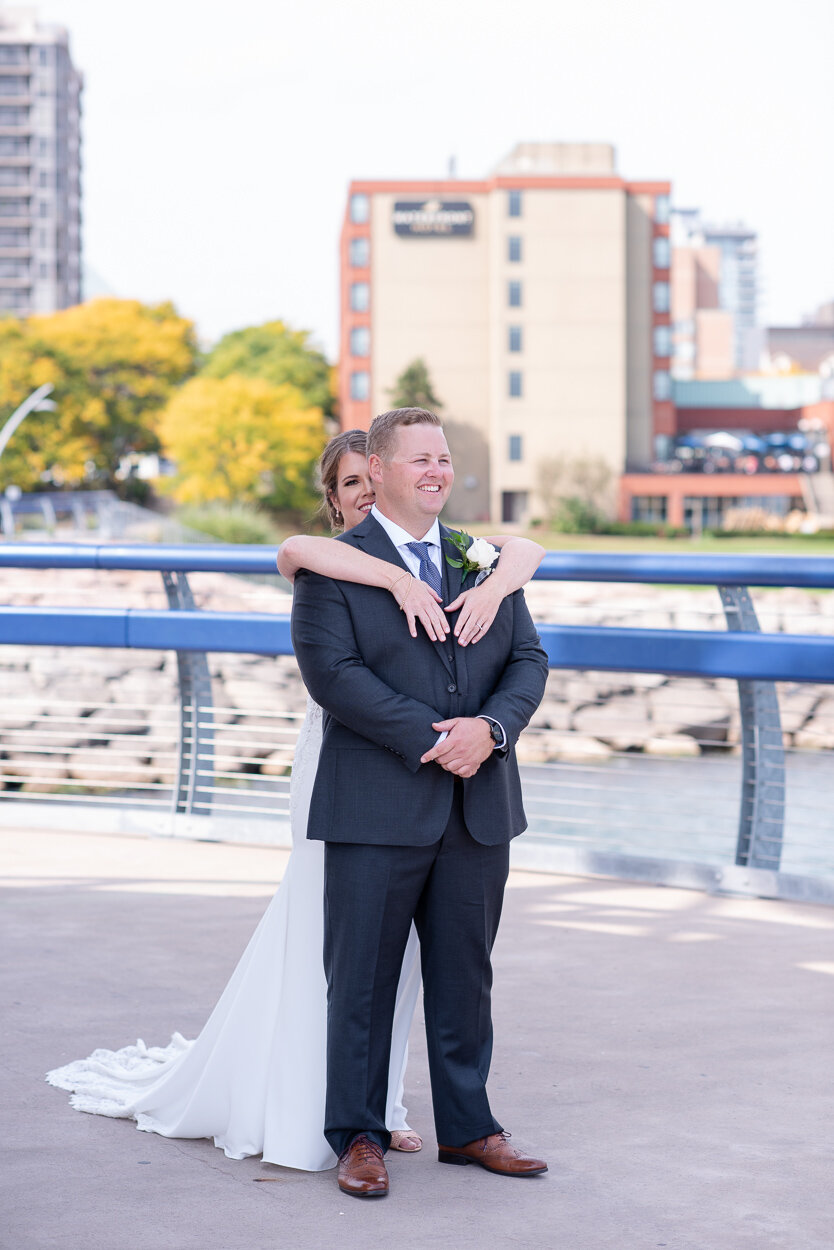 love-always-photography-niagara-gta-burlington-waterfront-wedding-first-look-004.jpg