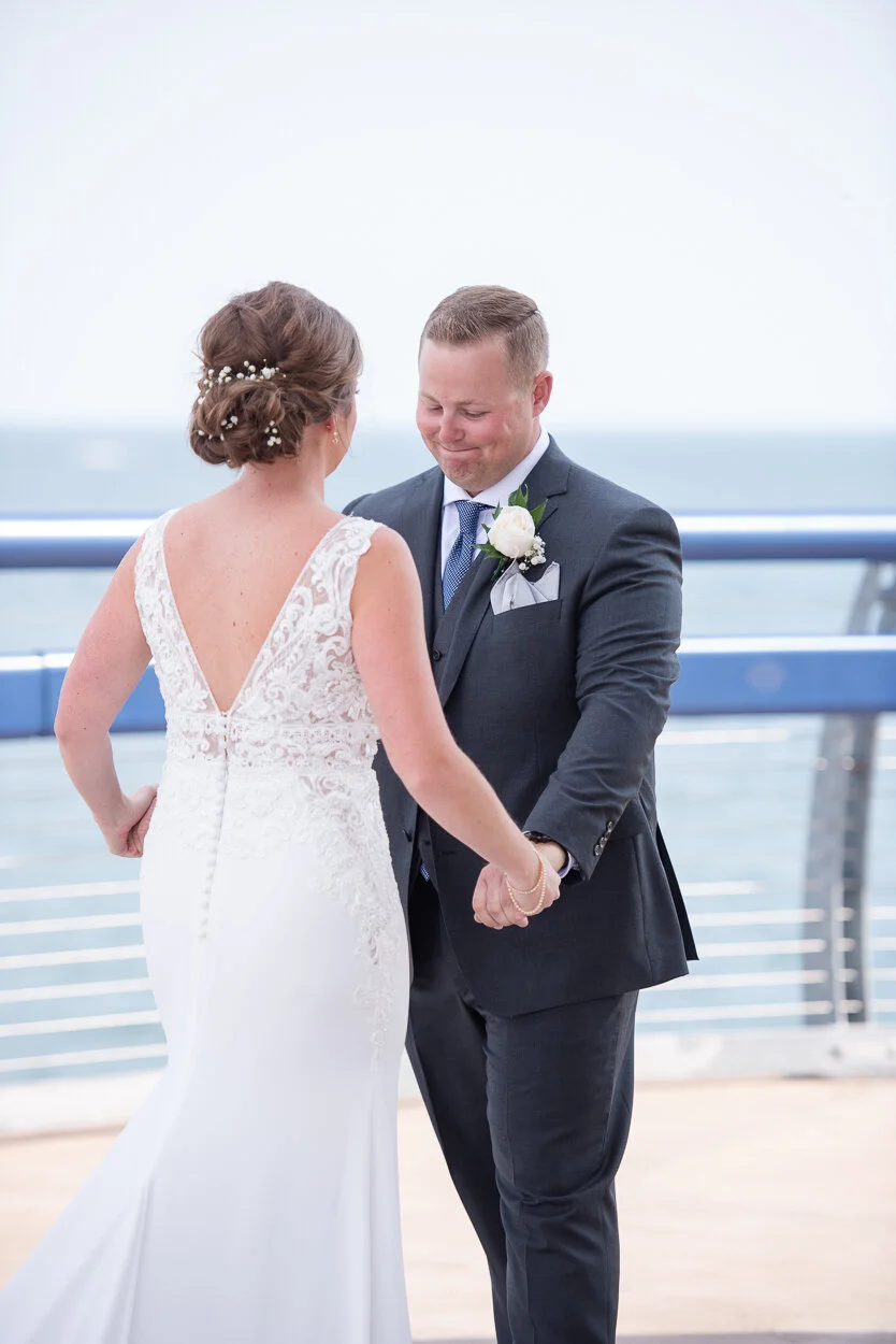 love-always-photography-niagara-gta-burlington-waterfront-wedding-first-look-006.jpg