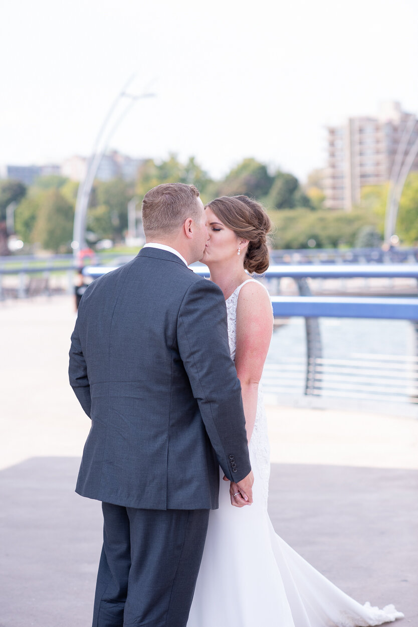 love-always-photography-niagara-gta-burlington-waterfront-wedding-first-look-010.jpg